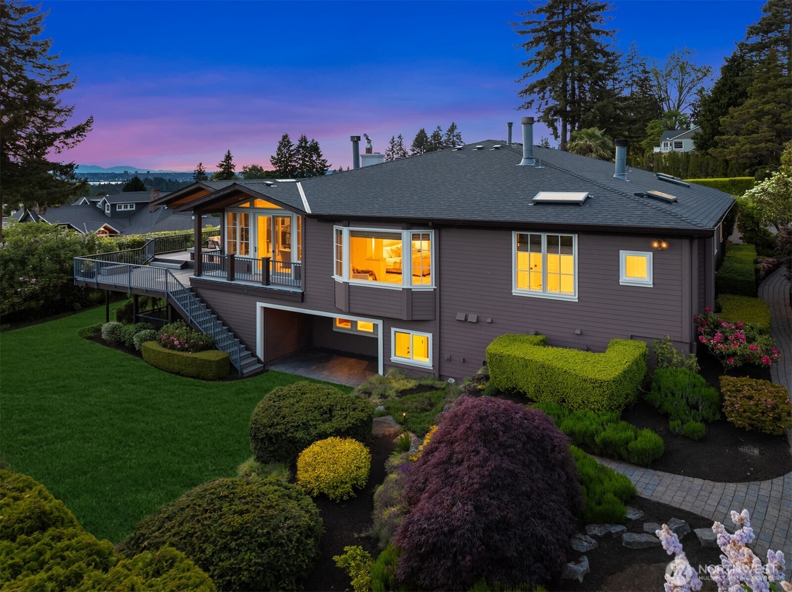 Clyde Hill, Washington, 98004, United States, 4 Bedrooms Bedrooms, ,4 BathroomsBathrooms,Residential,For Sale,1805060