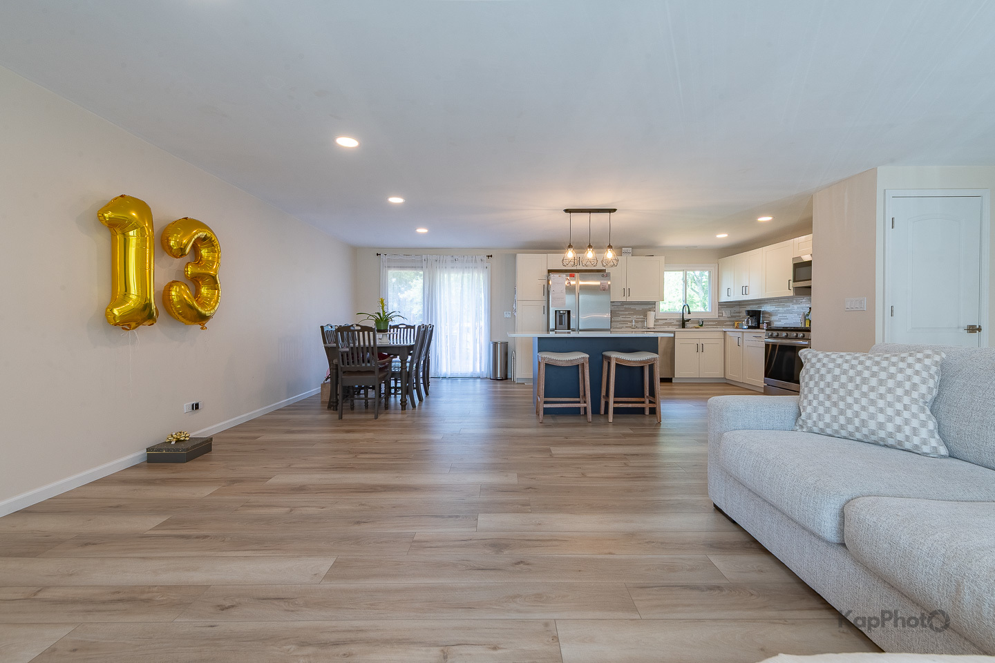 Schaumburg, Illinois, 60193, United States, 4 Bedrooms Bedrooms, ,3 BathroomsBathrooms,Residential,For Sale,1983242