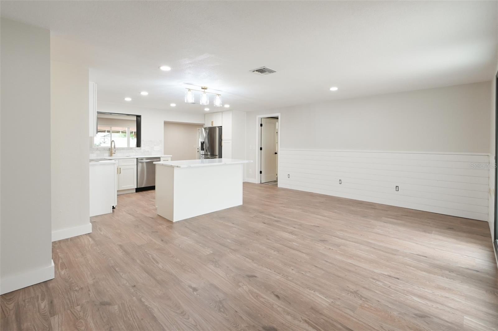 SEMINOLE, Florida, 33778, United States, 4 Bedrooms Bedrooms, ,2 BathroomsBathrooms,Residential,For Sale,2005196