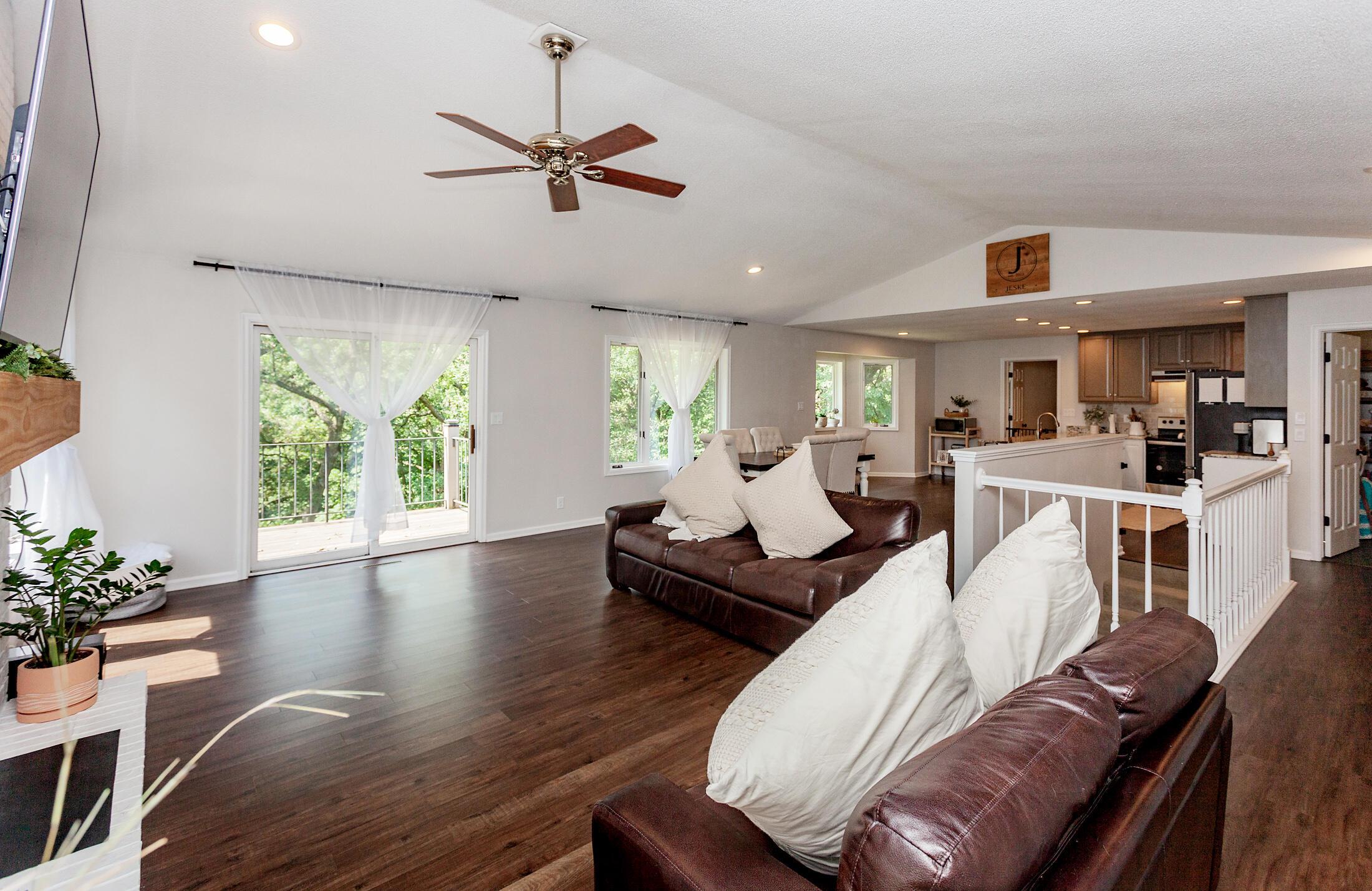 Kelley, Iowa, 50134, United States, 4 Bedrooms Bedrooms, ,2 BathroomsBathrooms,Residential,For Sale,1984612