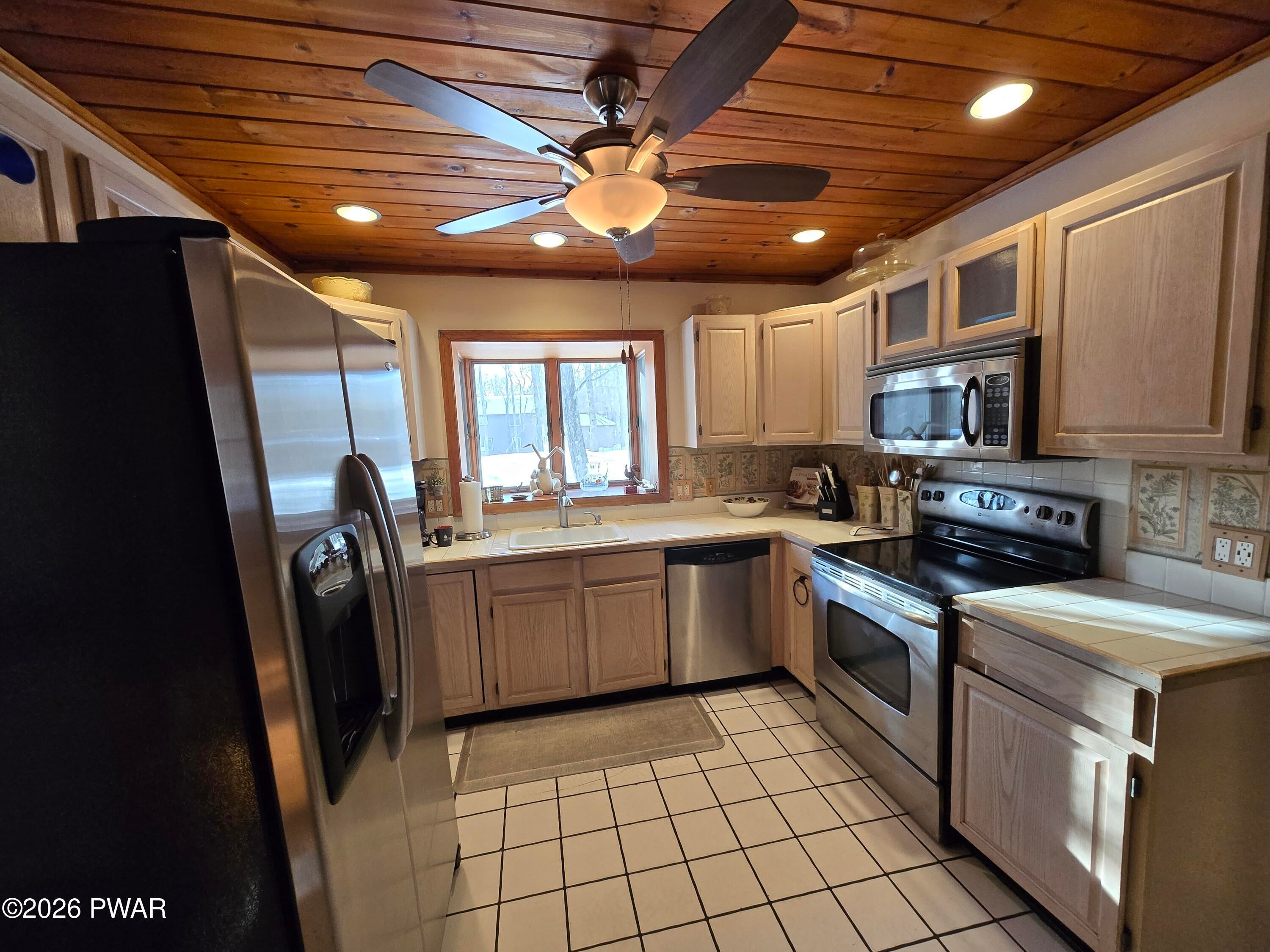 Lords Valley, Pennsylvania, 18428, United States, 4 Bedrooms Bedrooms, ,3 BathroomsBathrooms,Residential,For Sale,2020252