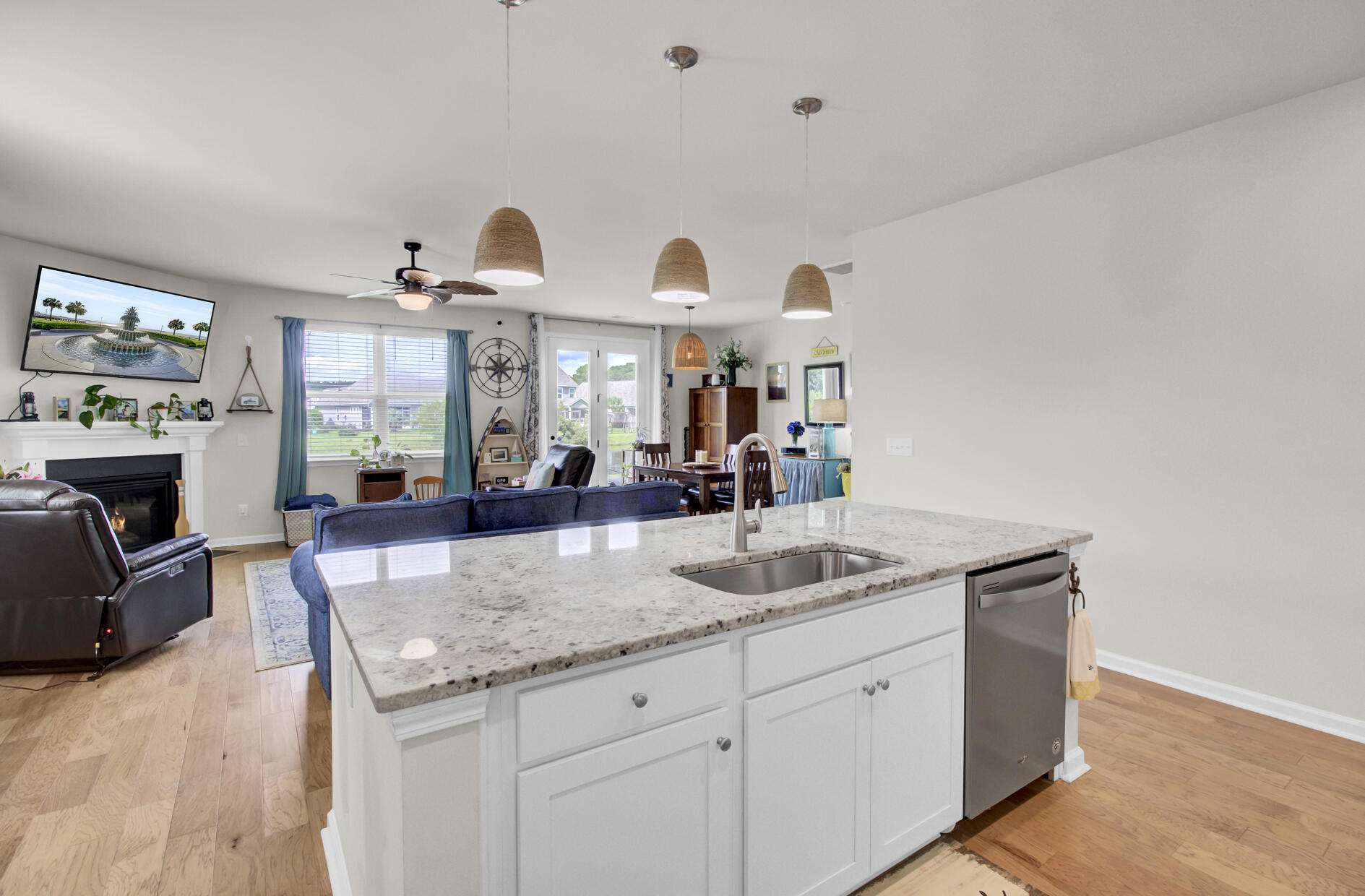 Johns Island, South Carolina, 29455, United States, 4 Bedrooms Bedrooms, ,2 BathroomsBathrooms,Residential,For Sale,1932477