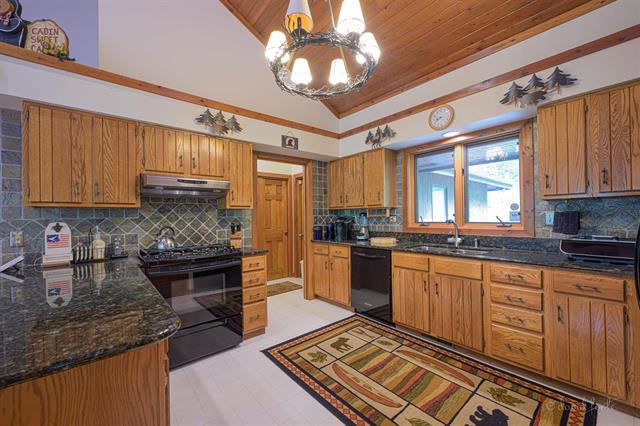 Galena, Illinois, 61036, United States, 4 Bedrooms Bedrooms, ,5 BathroomsBathrooms,Residential,For Sale,1840378