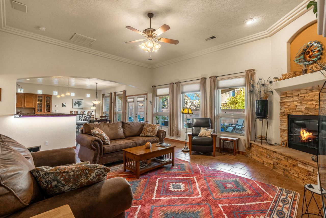 Albuquerque, New Mexico, 87114, United States, 3 Bedrooms Bedrooms, ,3 BathroomsBathrooms,Residential,For Sale,1996892