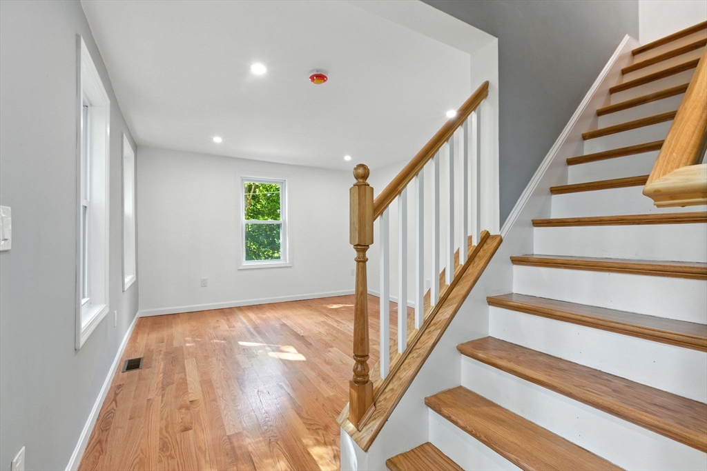 East Bridgewater, Massachusetts, 02333, United States, 3 Bedrooms Bedrooms, ,3 BathroomsBathrooms,Residential,For Sale,1943451