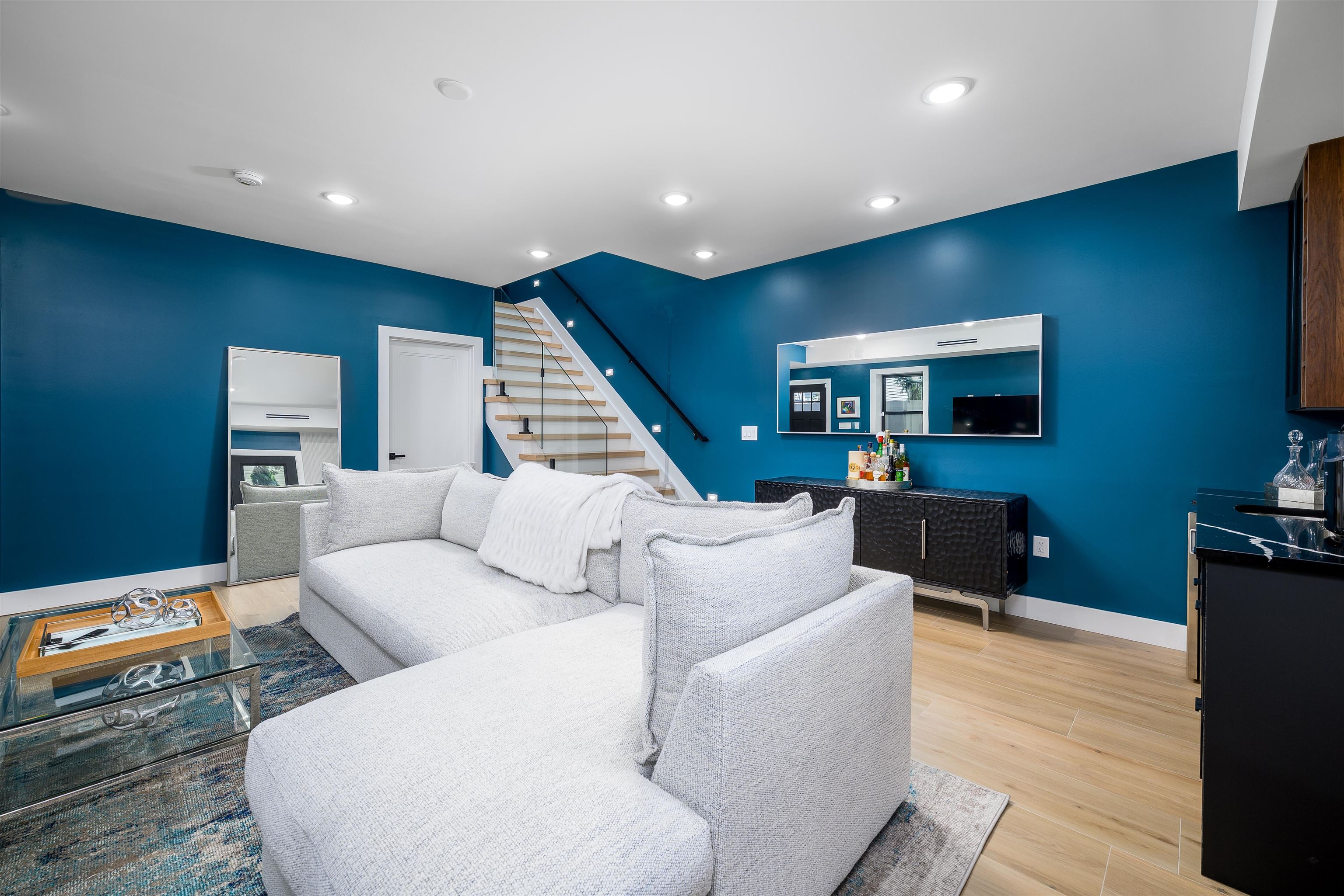 Jersey City, New Jersey, 07307, United States, 3 Bedrooms Bedrooms, ,3 BathroomsBathrooms,Residential,For Sale,1901105