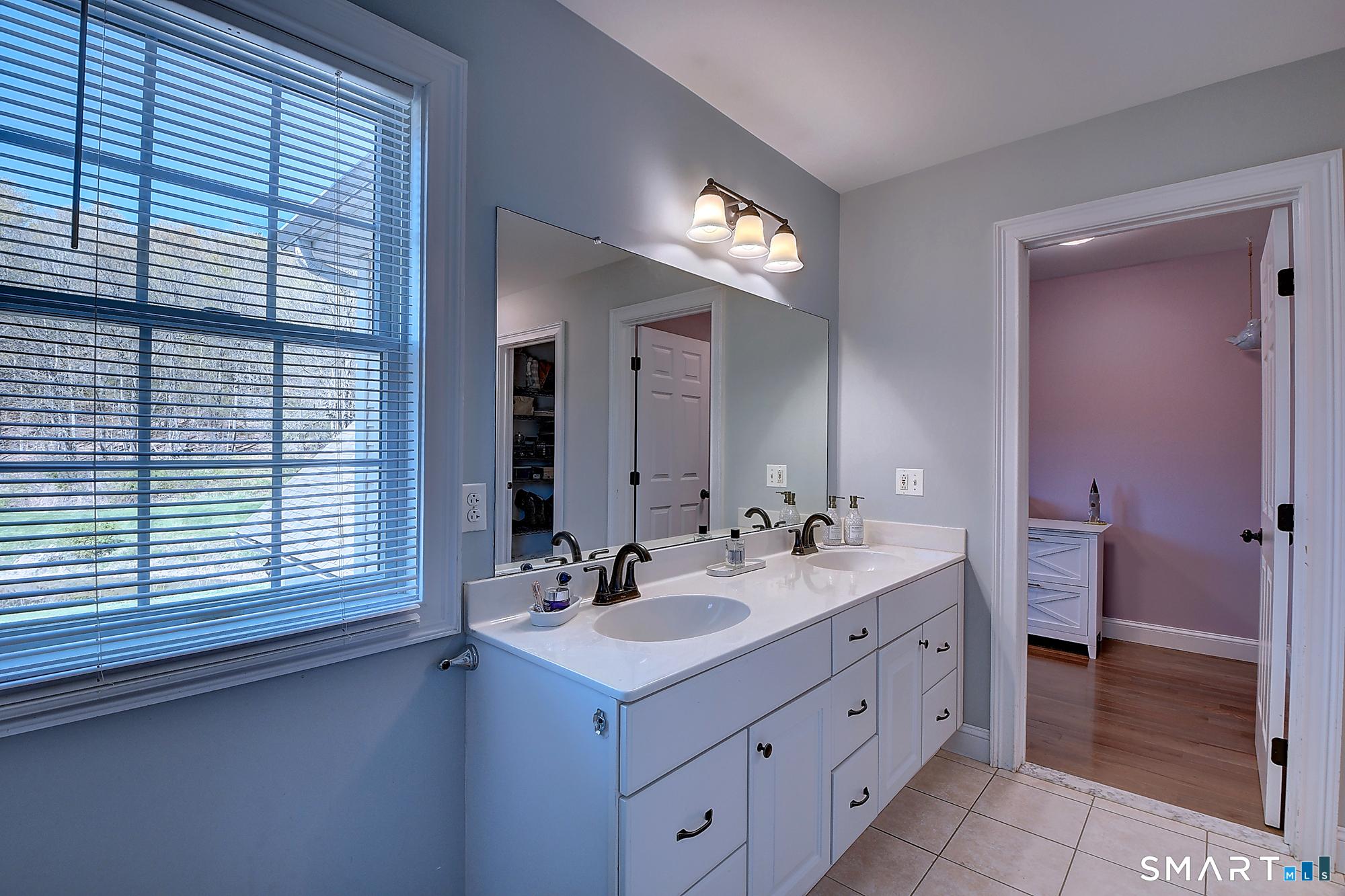 223, Connecticut, 06035, United States, 4 Bedrooms Bedrooms, ,3 BathroomsBathrooms,Residential,For Sale,2042939