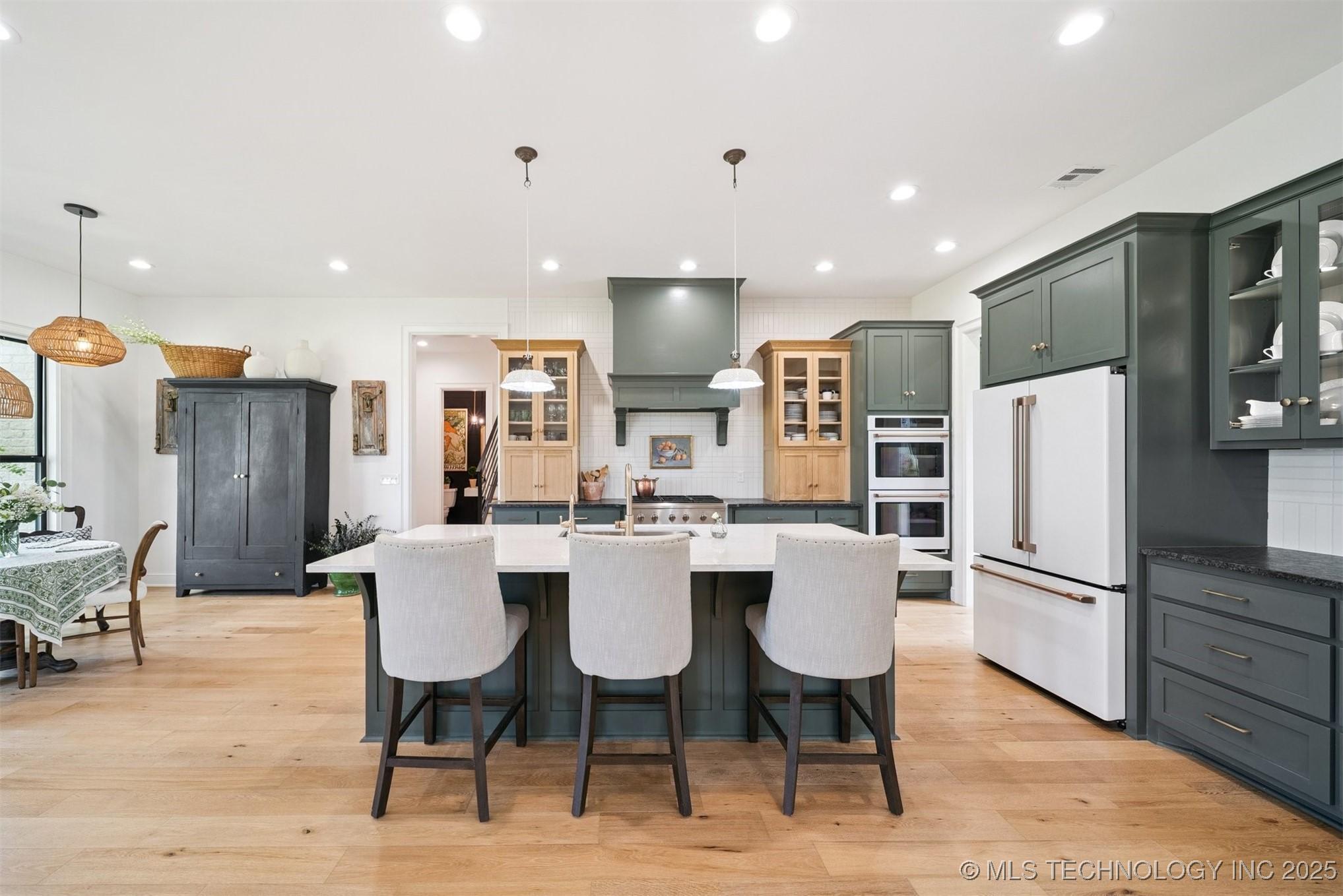 Broken Arrow, Oklahoma, 74014, United States, 4 Bedrooms Bedrooms, ,4 BathroomsBathrooms,Residential,For Sale,1983128