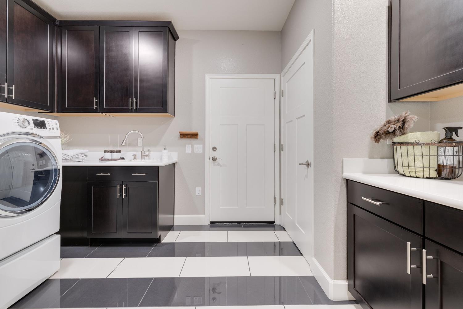 El Dorado Hills, California, 95762, United States, 3 Bedrooms Bedrooms, ,3 BathroomsBathrooms,Residential,For Sale,1987494