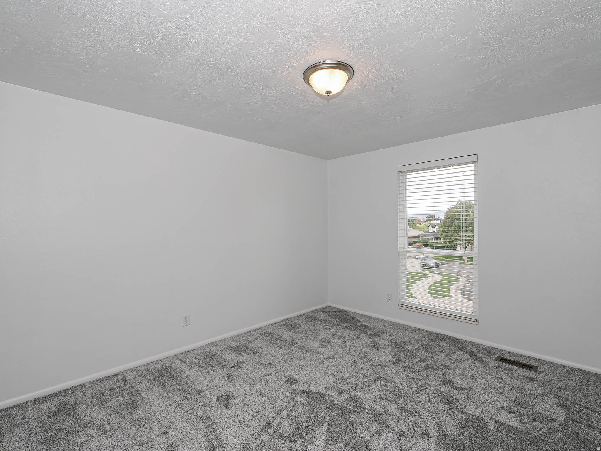 Taylorsville, Utah, 84118, United States, 4 Bedrooms Bedrooms, ,1 BathroomBathrooms,Residential,For Sale,1987472