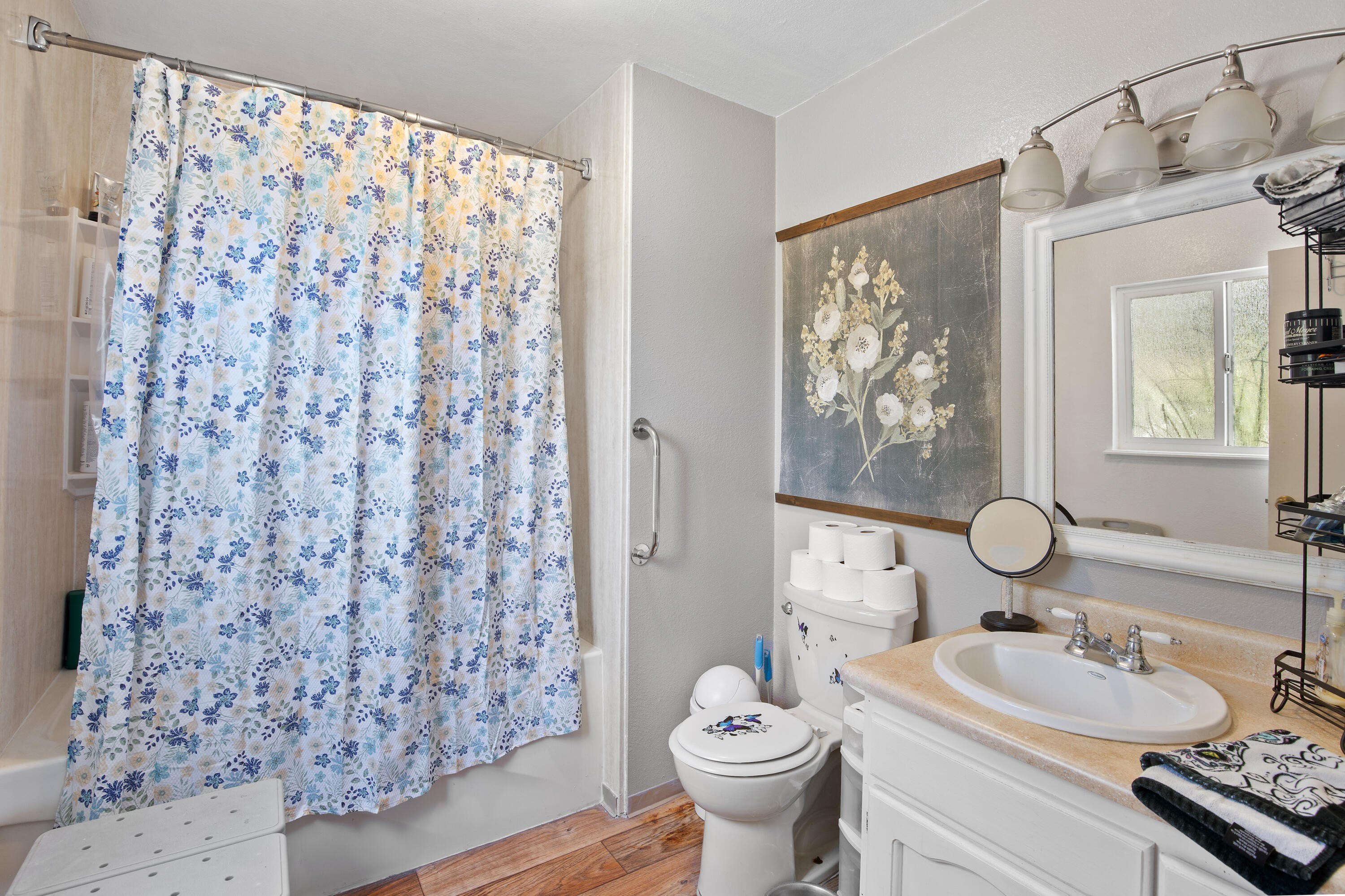 Williams, Oregon, 97544, United States, 3 Bedrooms Bedrooms, ,2 BathroomsBathrooms,Residential,For Sale,1983882