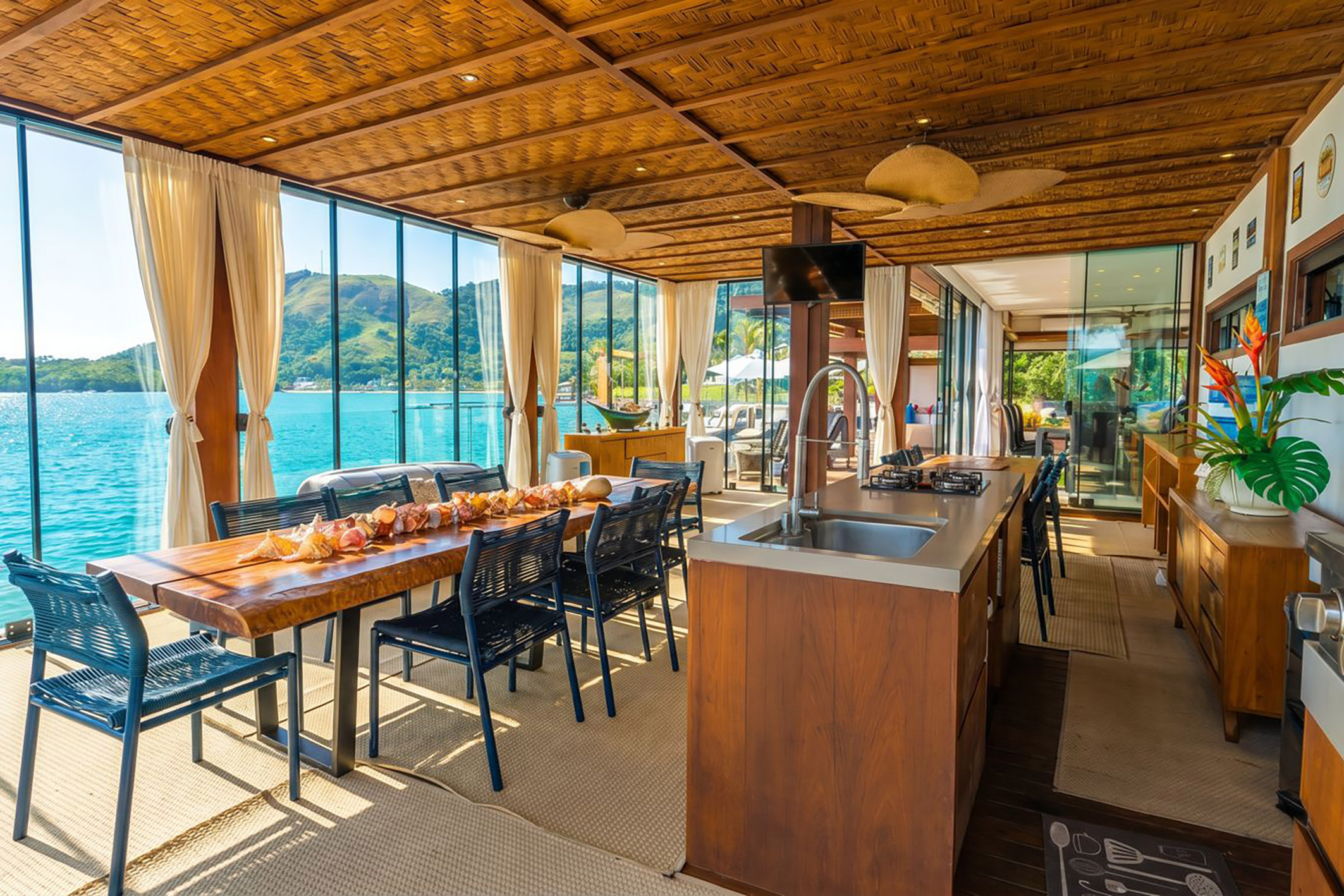  Waterfront estate overlooking Cataguases Island in Angra dos Reis - 物件實景