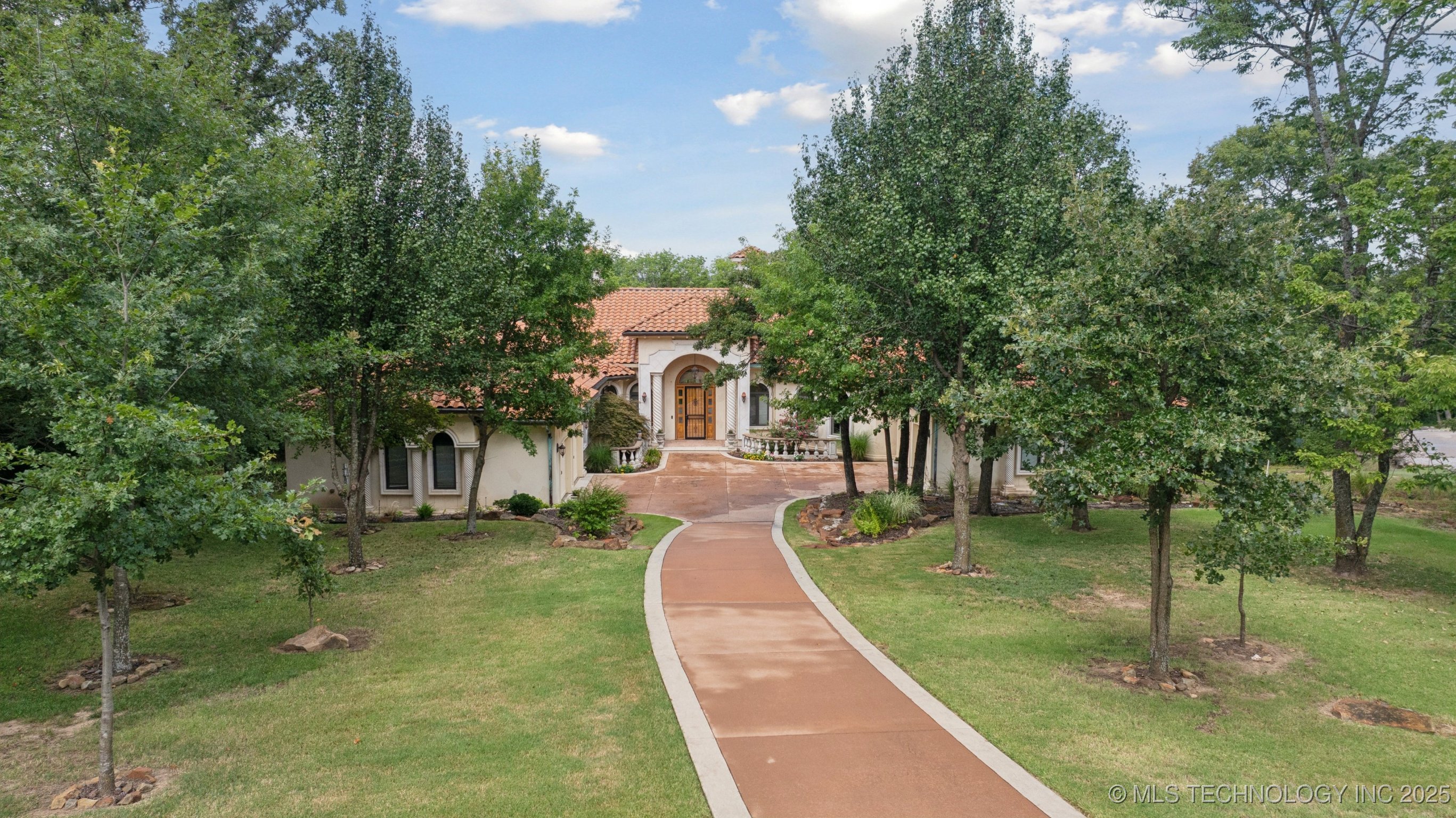 Tulsa, Oklahoma, 74132, United States, 4 Bedrooms Bedrooms, ,3 BathroomsBathrooms,Residential,For Sale,1917084