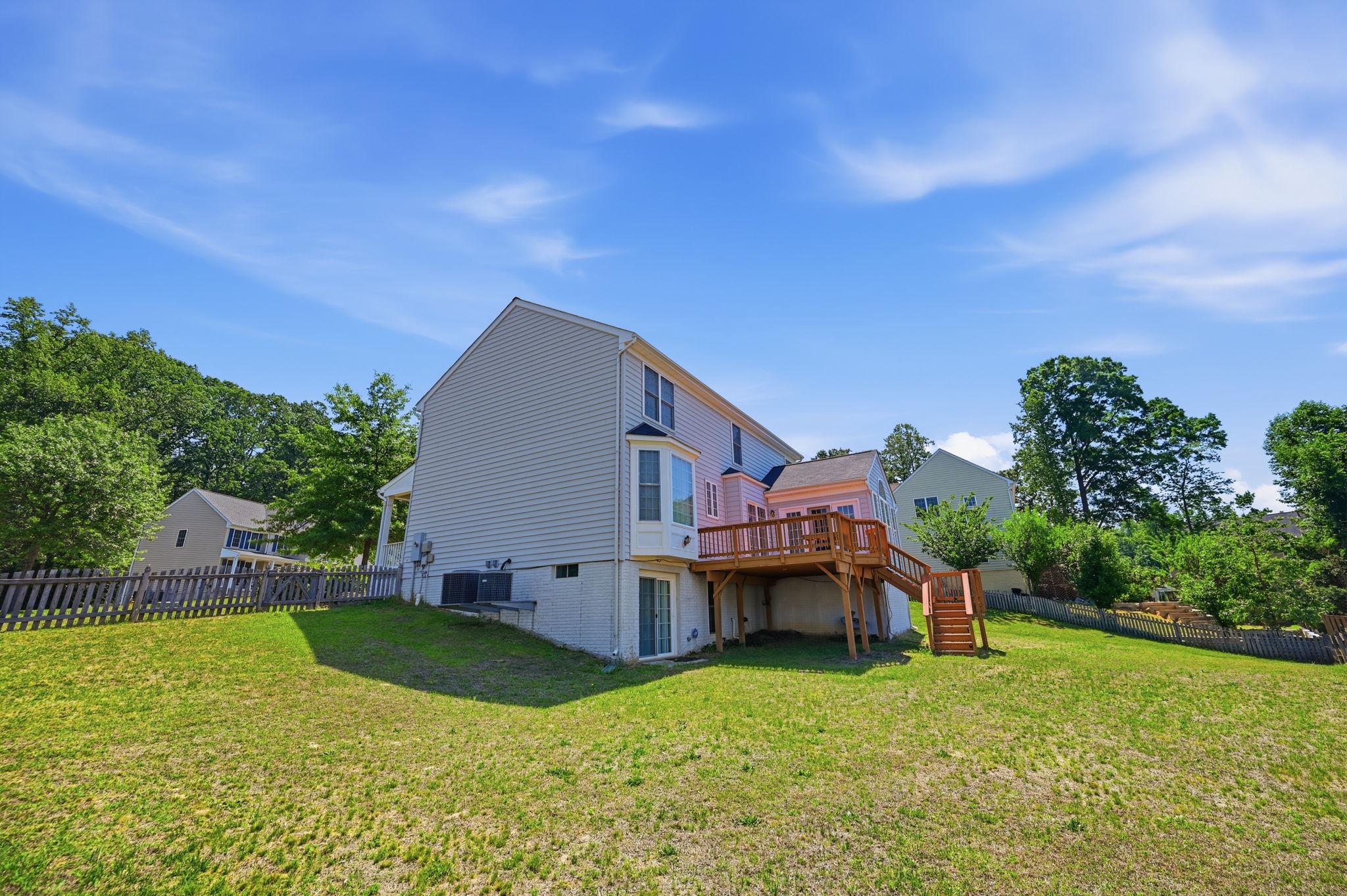 Triangle, Virginia, 22172, United States, 5 Bedrooms Bedrooms, ,4 BathroomsBathrooms,Residential,For Sale,2048381