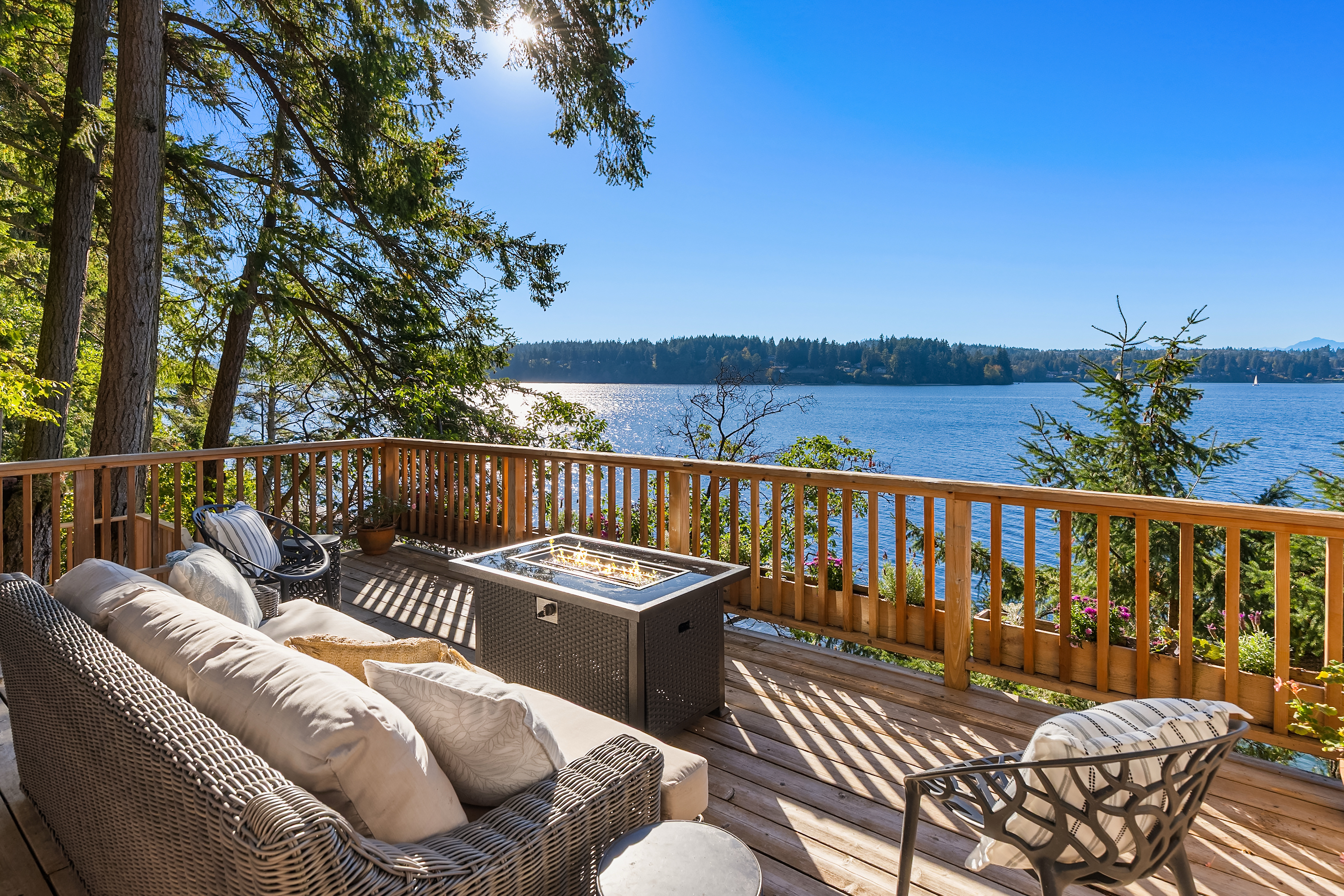  8405 Hansen Road Northeast, Bainbridge Island, WA 98110 - 物件實景