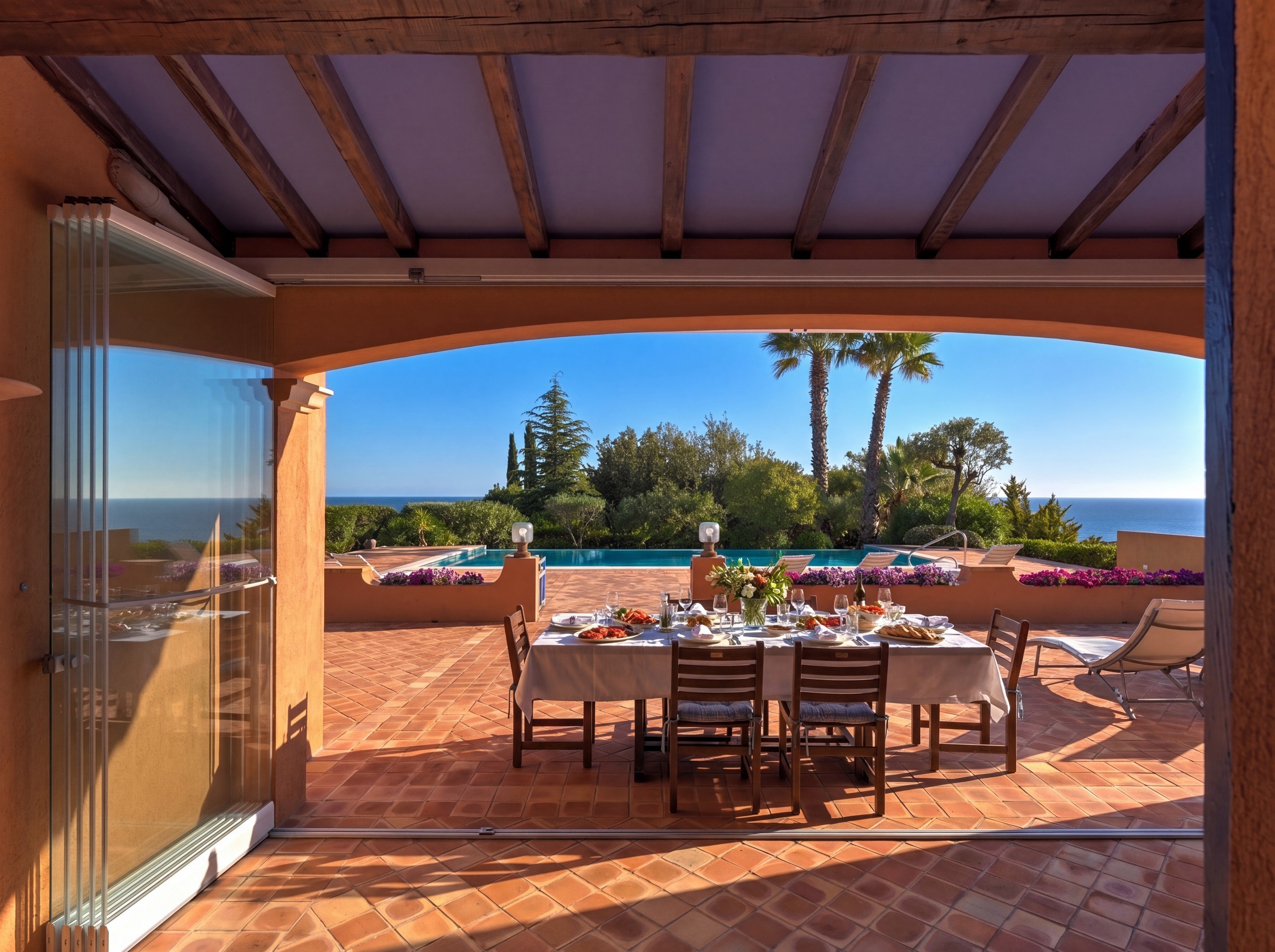  Sea-view Provençal villa: 1,500 m² plot with pool, in a residential area close … - 物件實景