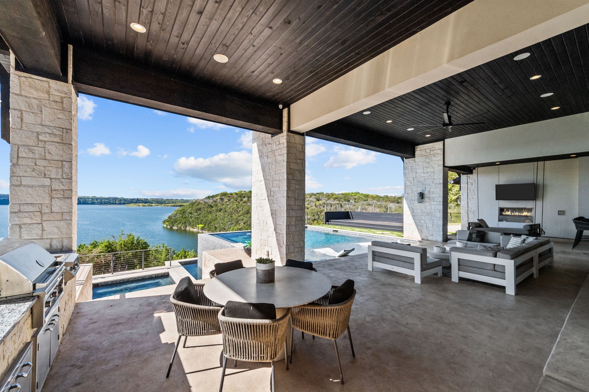 Graford, Texas, 76449, United States, 5 Bedrooms Bedrooms, ,7 BathroomsBathrooms,Residential,For Sale,1987325