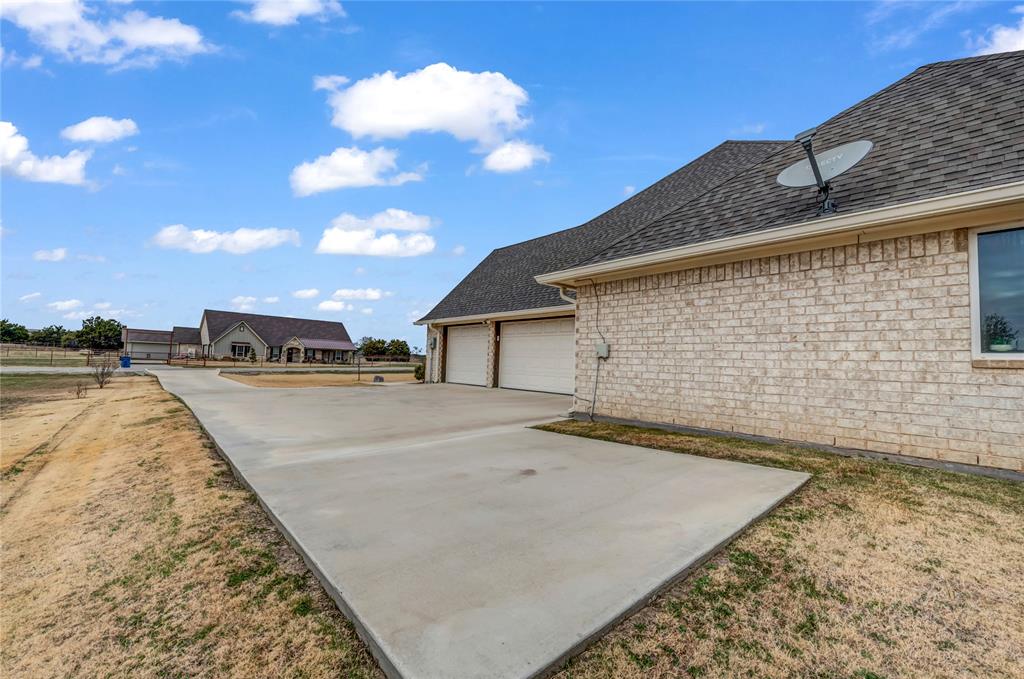 Weatherford, Texas, 76088, United States, 4 Bedrooms Bedrooms, ,3 BathroomsBathrooms,Residential,For Sale,2006084