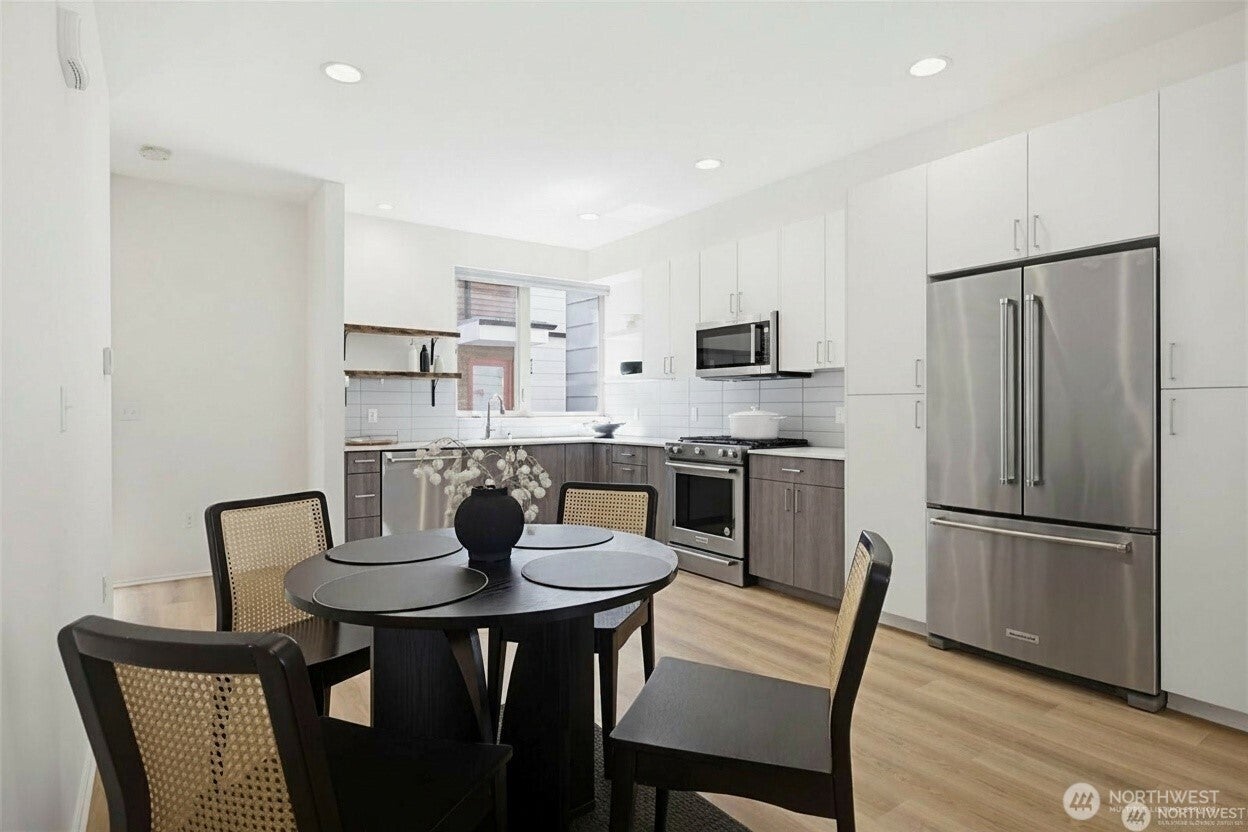 Seattle, Washington, 98144, United States, 3 Bedrooms Bedrooms, ,2 BathroomsBathrooms,Residential,For Sale,2049305