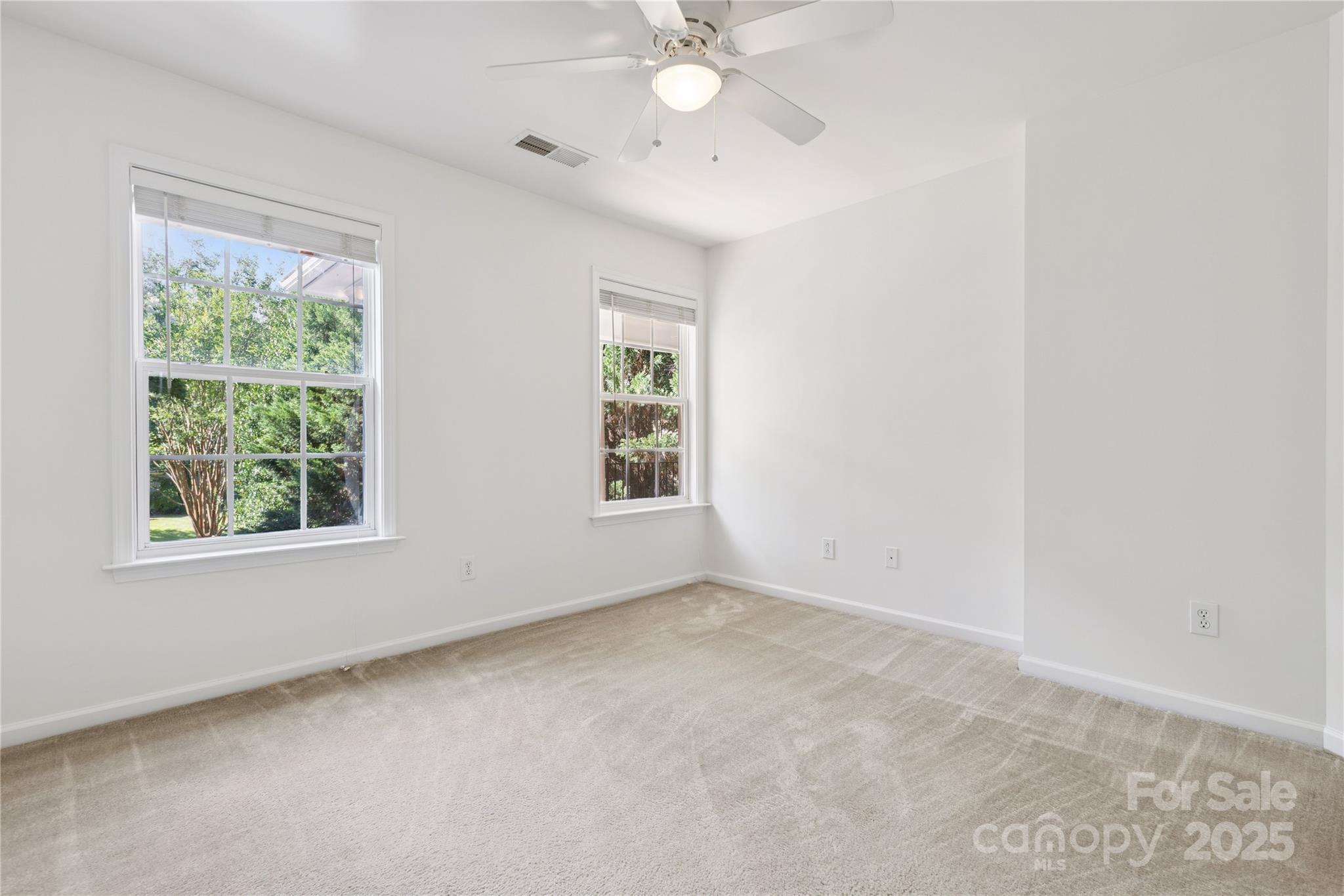 Tega Cay, South Carolina, 29708, United States, 4 Bedrooms Bedrooms, ,4 BathroomsBathrooms,Residential,For Sale,1906873