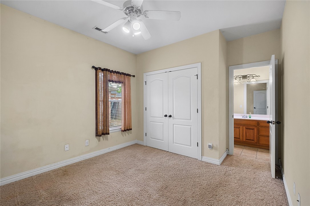 Rogers, Arkansas, 72758, United States, 4 Bedrooms Bedrooms, ,3 BathroomsBathrooms,Residential,For Sale,1821426