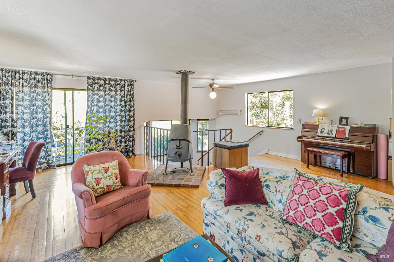 Sebastopol, California, 95472, United States, 3 Bedrooms Bedrooms, ,3 BathroomsBathrooms,Residential,For Sale,1993560