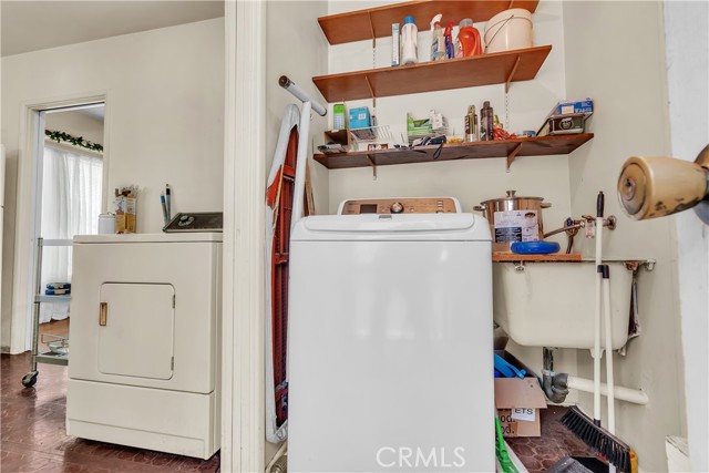 Wilmington, California, 90744, United States, 2 Bedrooms Bedrooms, ,1 BathroomBathrooms,Residential,For Sale,1981118