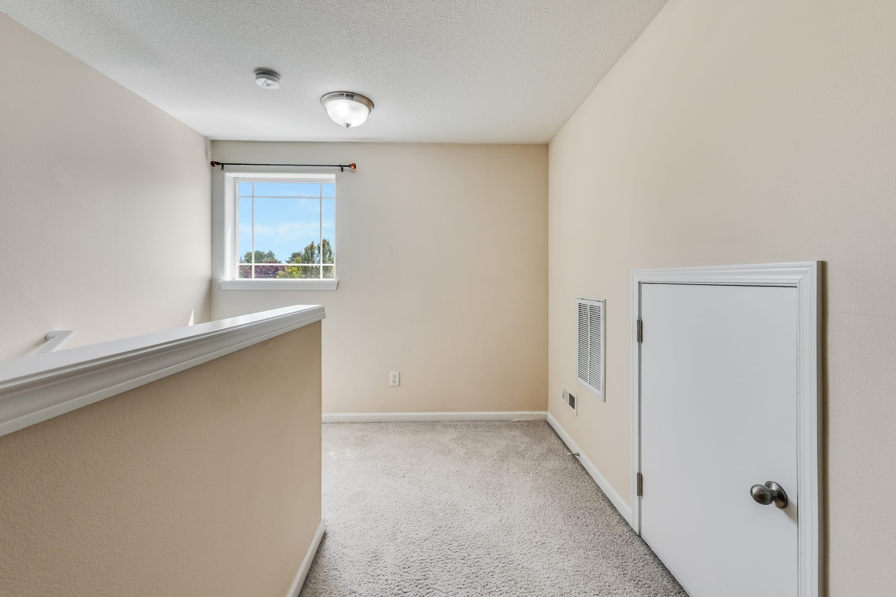  2106 CHARLIE CT Forest Grove, OR 97116 - 物件實景