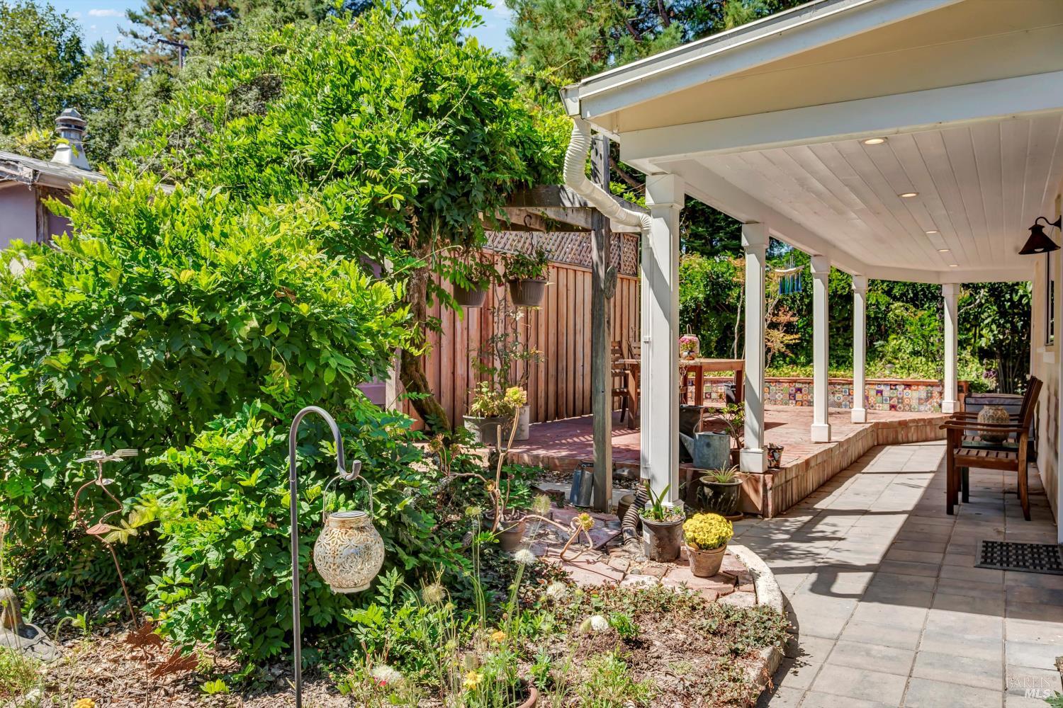 Sebastopol, California, 95472, United States, 2 Bedrooms Bedrooms, ,2 BathroomsBathrooms,Residential,For Sale,1913141