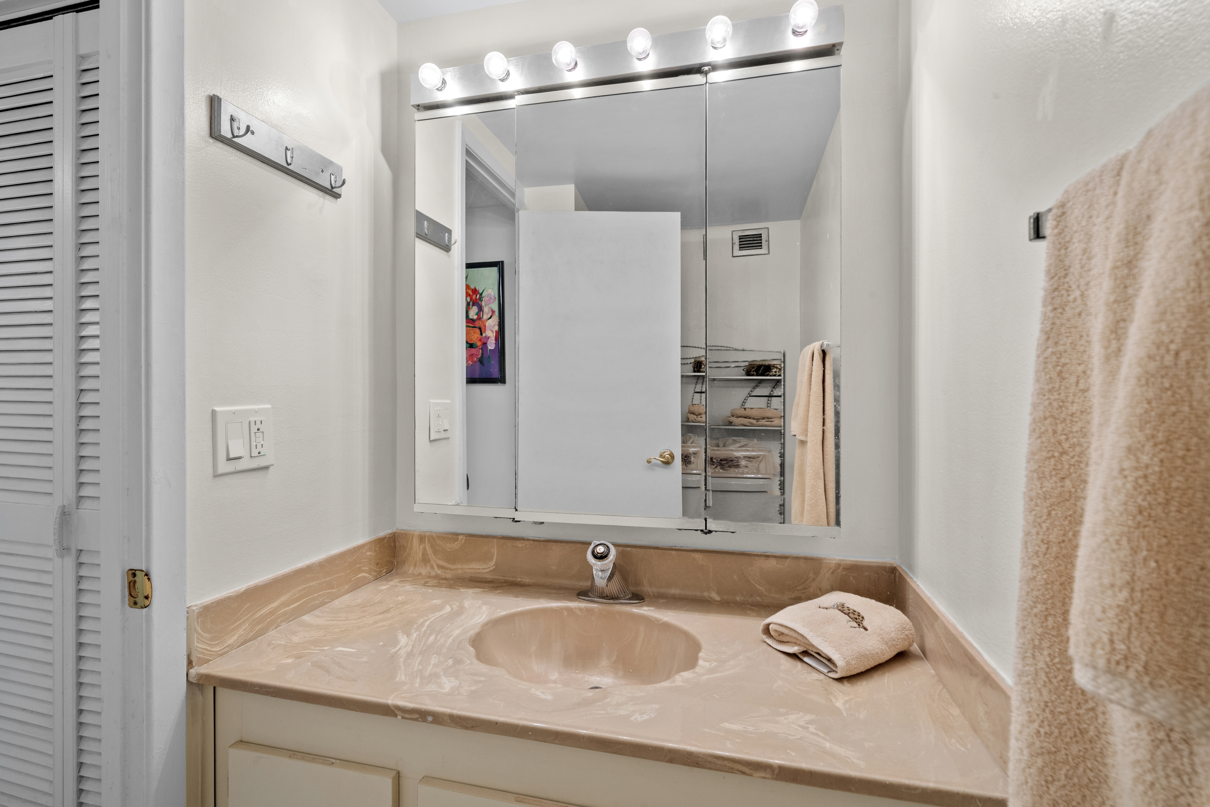  2500 Parkview Dr, Hallandale Beach, FL, 33009 - 物件實景