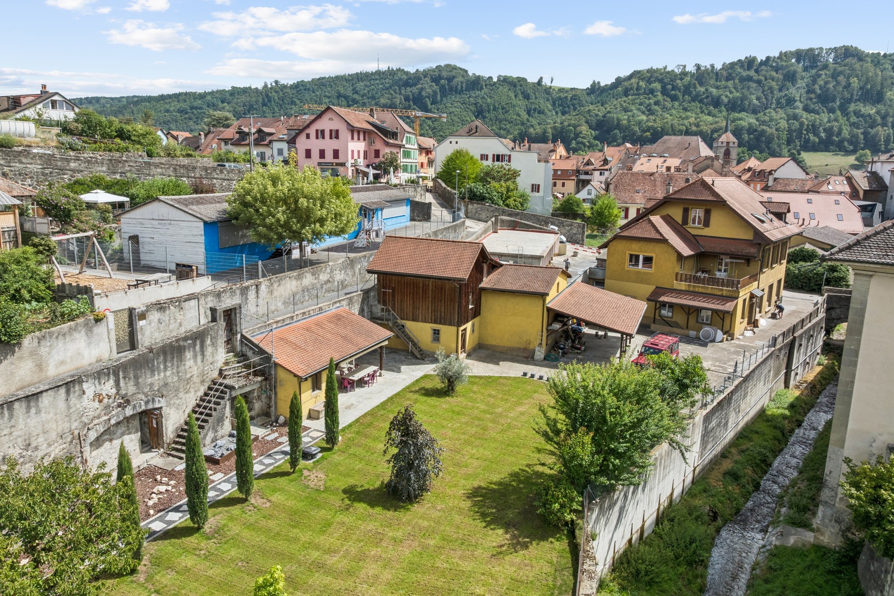  A charming property with endless possibilities in the heart of Moudon - 物件實景