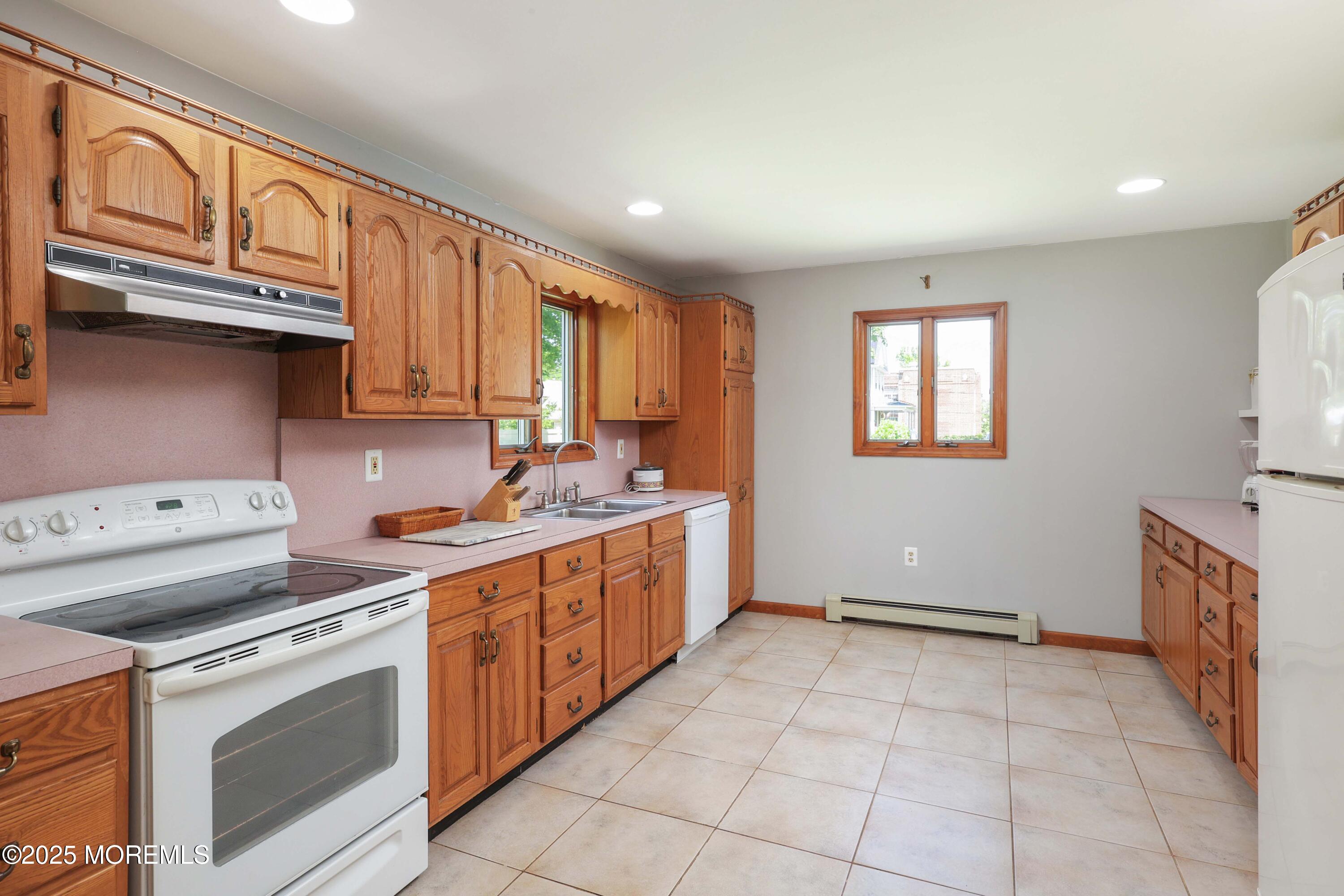Port Monmouth, New Jersey, 07758, United States, 4 Bedrooms Bedrooms, ,3 BathroomsBathrooms,Residential,For Sale,1901599