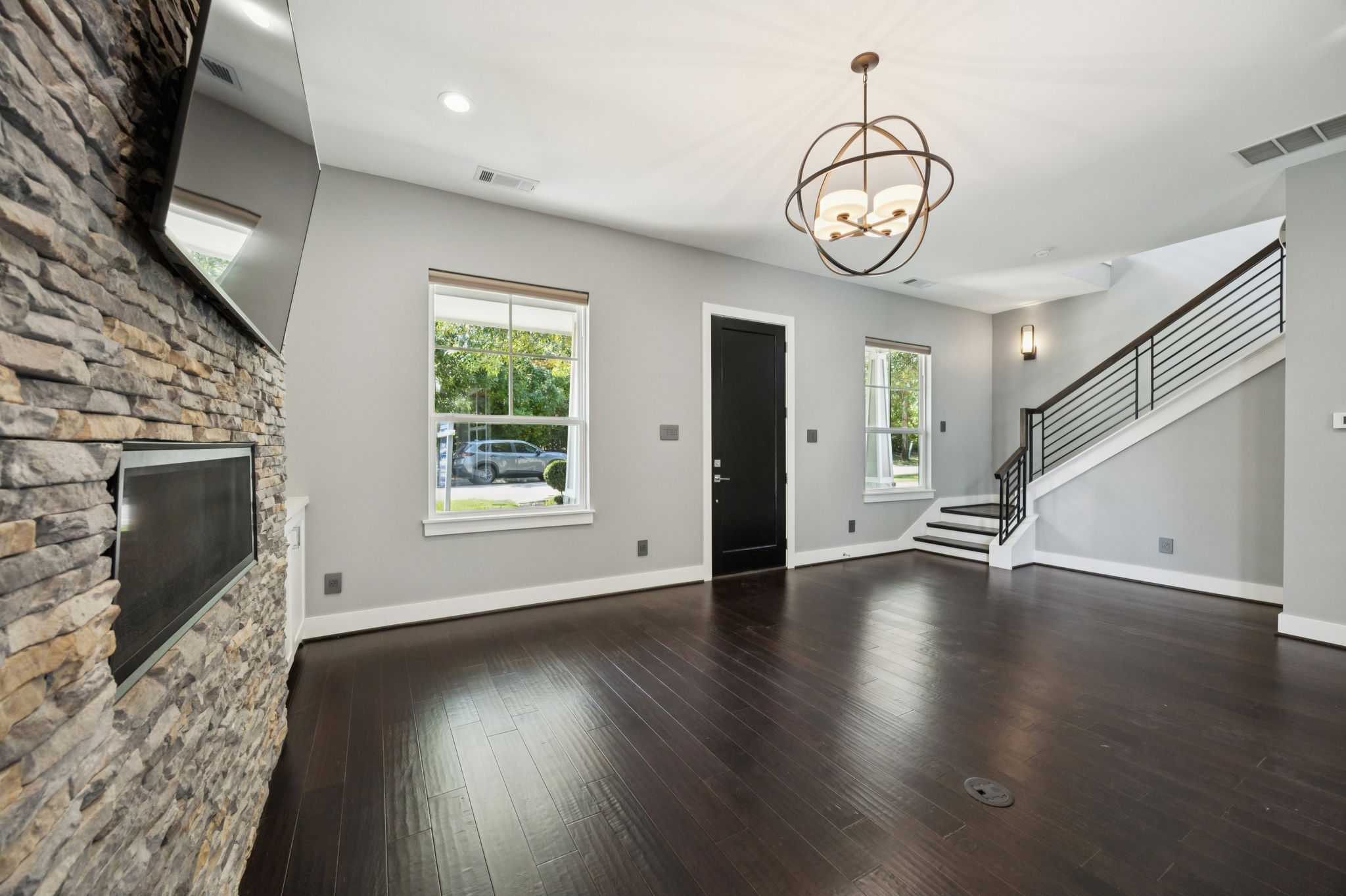  Classic Craftsman with Unbeatable Neighborhood Appeal - 物件實景
