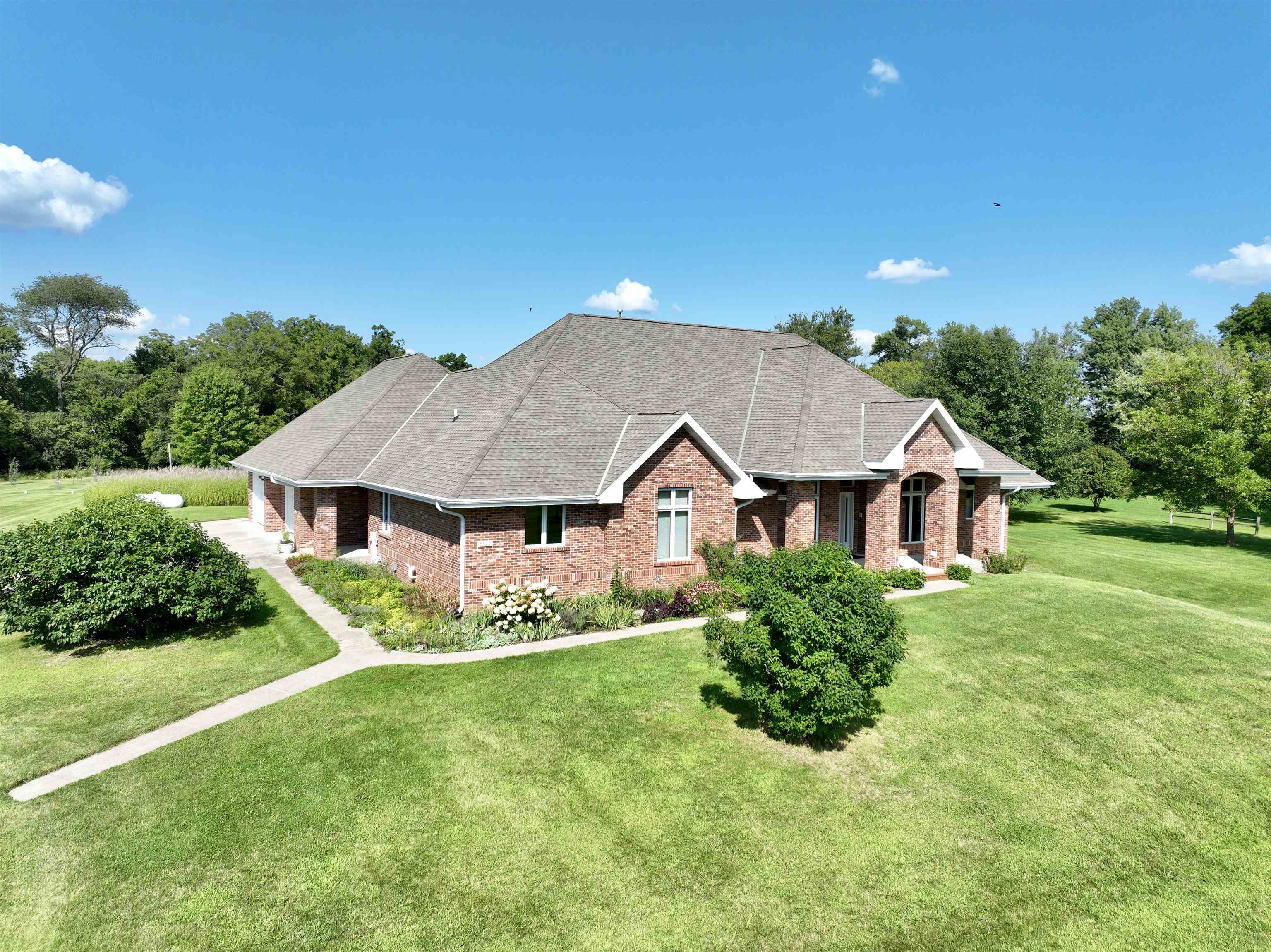 Janesville, Wisconsin, 53545, United States, 5 Bedrooms Bedrooms, ,4 BathroomsBathrooms,Residential,For Sale,1921861
