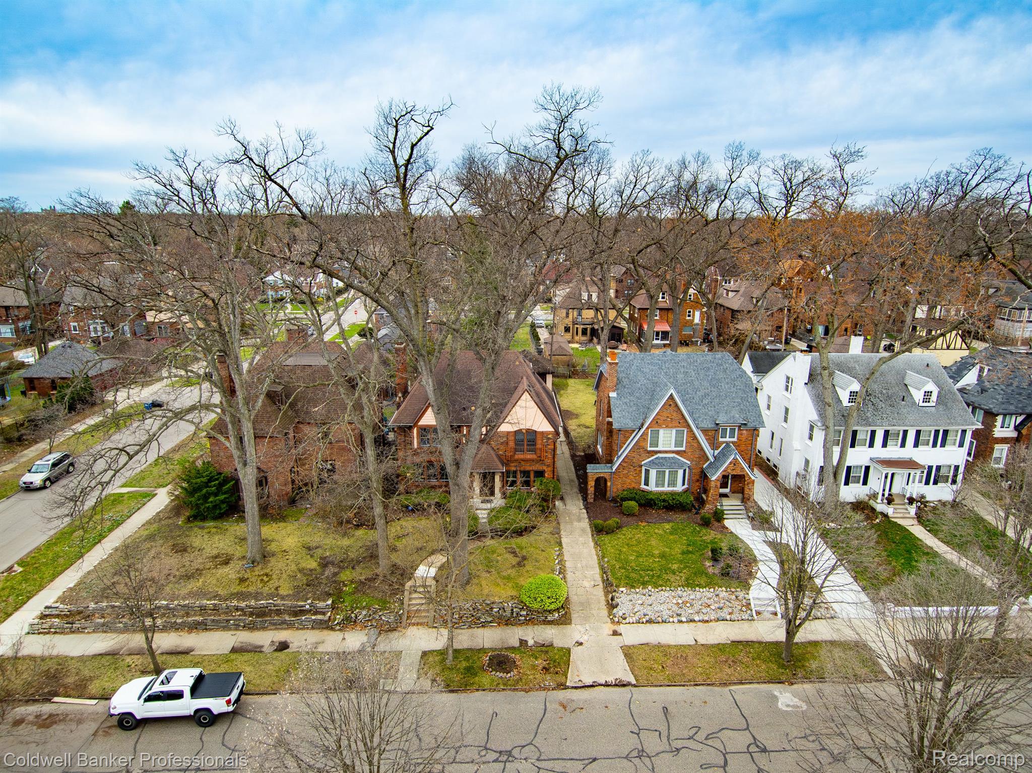 Detroit, Michigan, 48221, United States, 4 Bedrooms Bedrooms, ,5 BathroomsBathrooms,Residential,For Sale,1947184