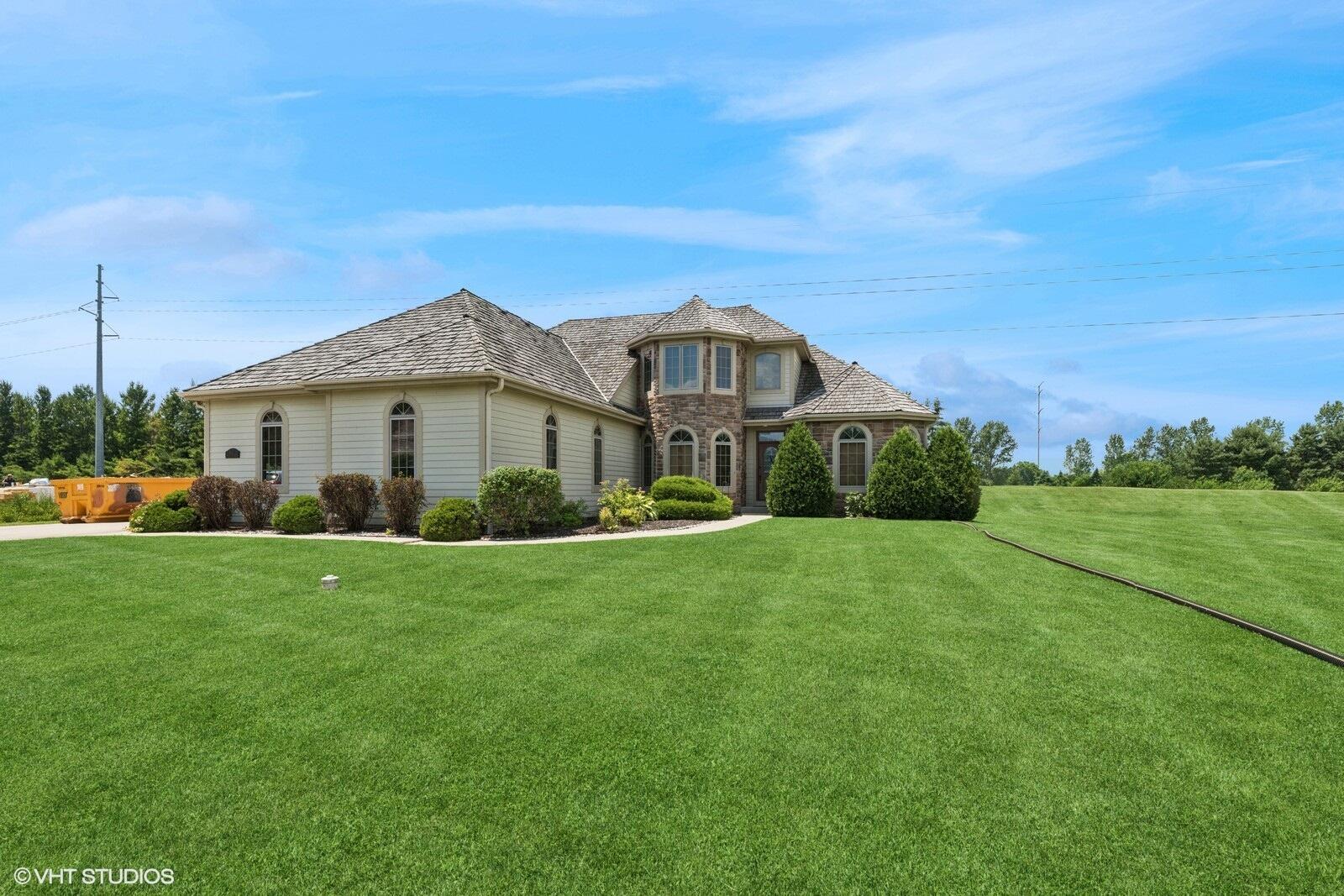 Caledonia, Wisconsin, 53126, United States, 4 Bedrooms Bedrooms, ,3 BathroomsBathrooms,Residential,For Sale,1882990