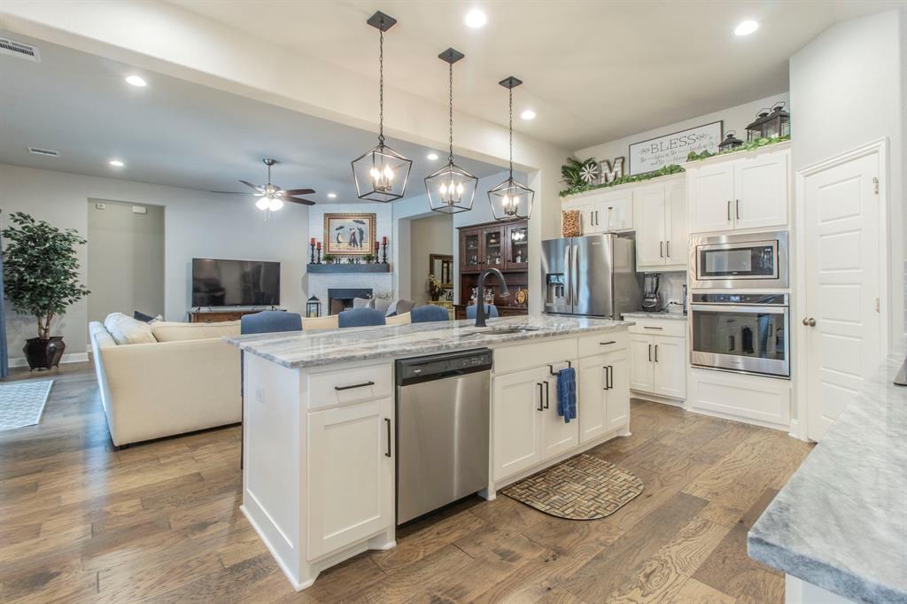 Waxahachie, Texas, 75165, United States, 4 Bedrooms Bedrooms, ,3 BathroomsBathrooms,Residential,For Sale,1920733