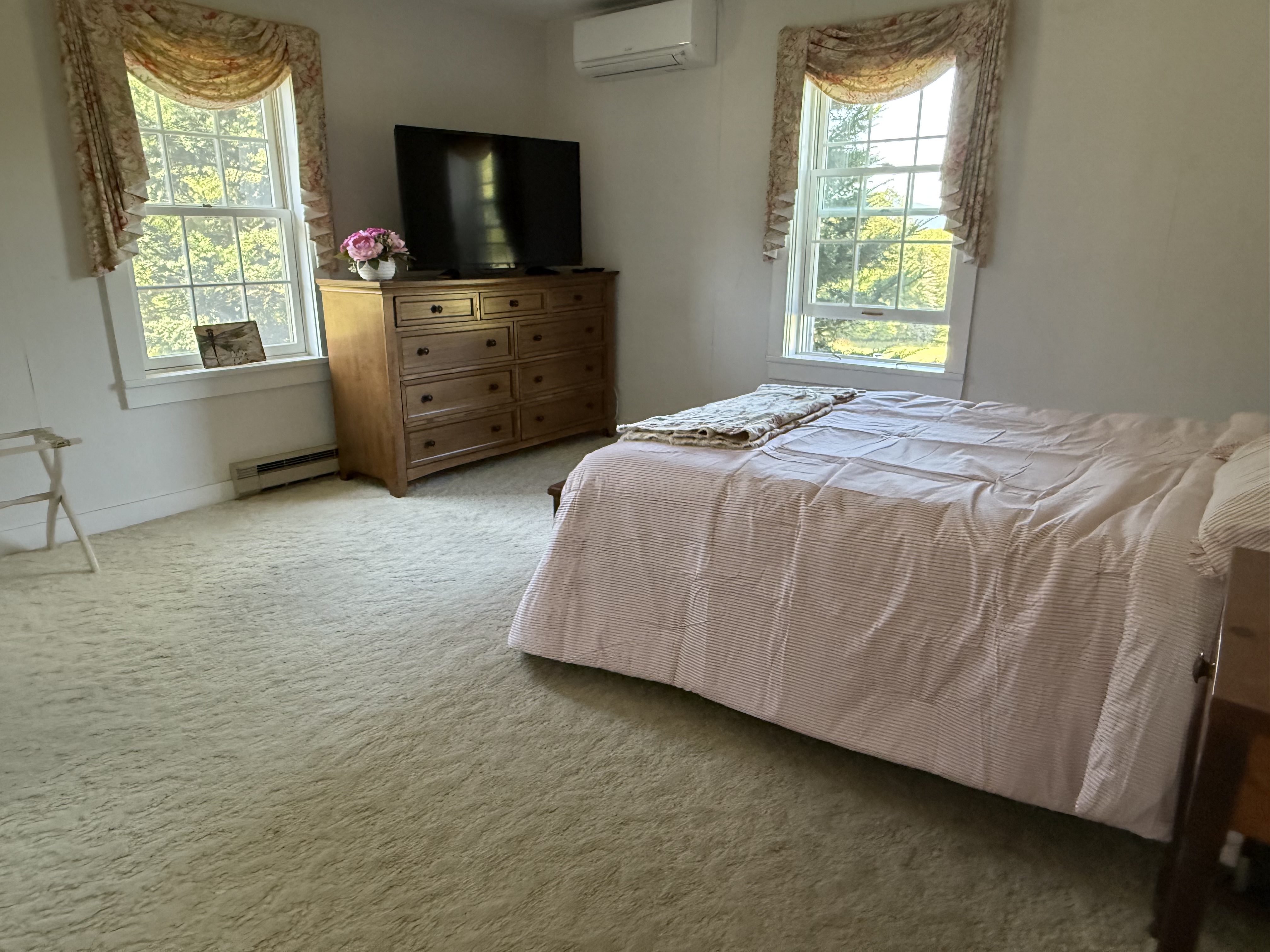 Hyde Park, Vermont, 05655, United States, 3 Bedrooms Bedrooms, ,2 BathroomsBathrooms,Residential,For Sale,1942528