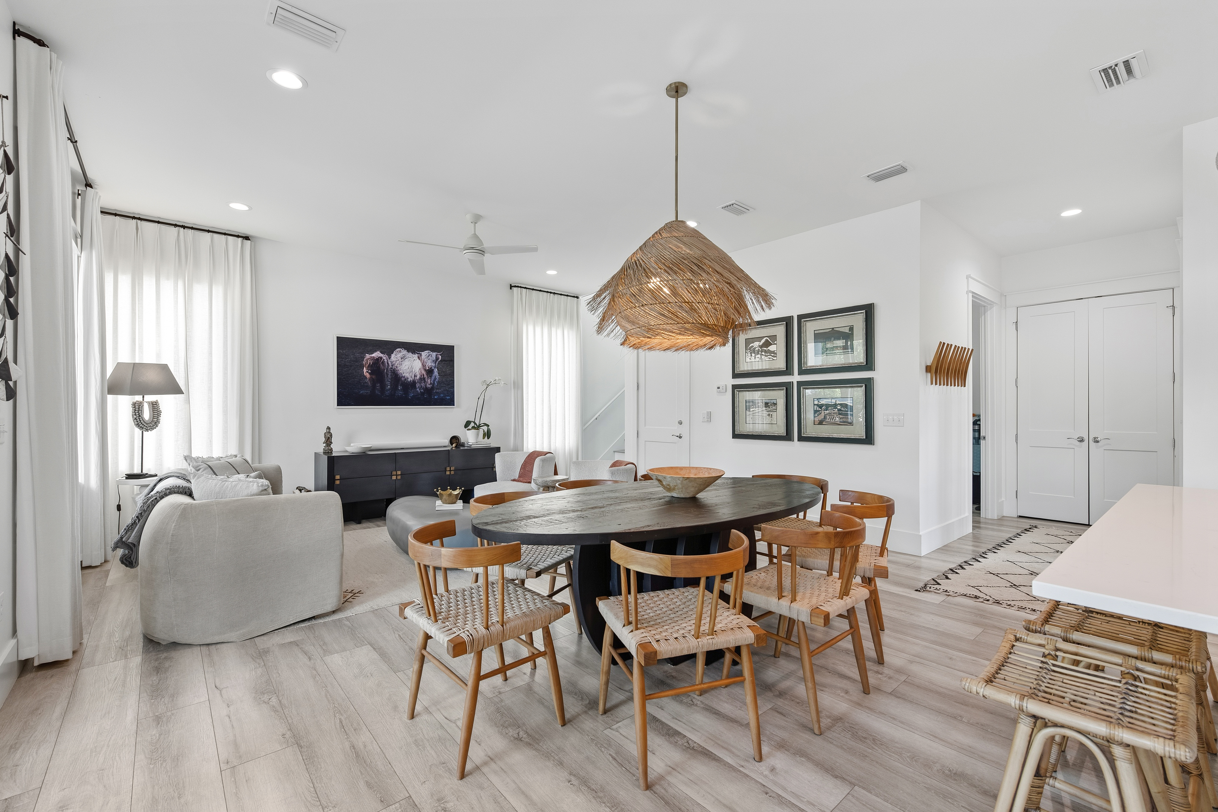  Turnkey Coastal Luxury Across From Eastern Lake And Steps To The Gulf - 物件實景