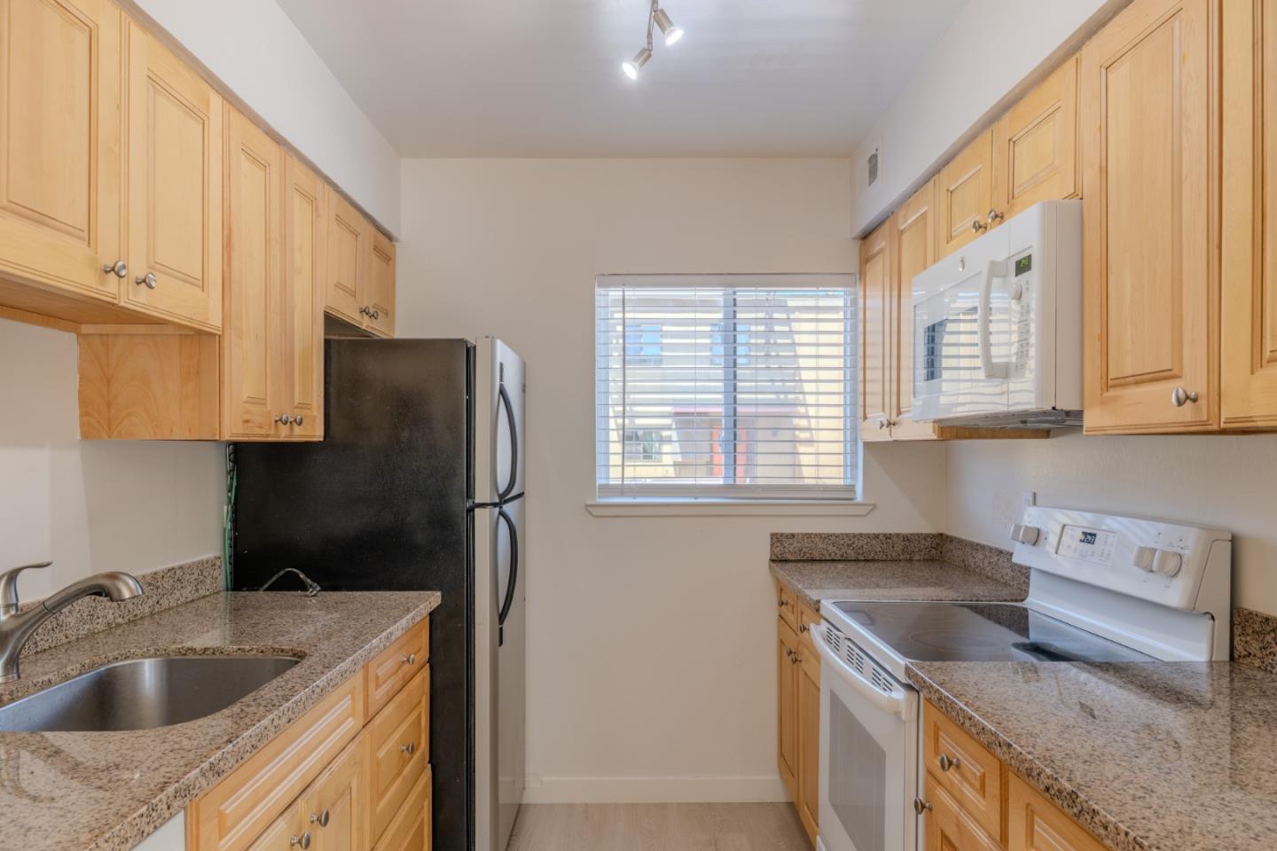 Foster City, California, 94404, United States, 2 Bedrooms Bedrooms, ,2 BathroomsBathrooms,Residential,For Sale,1840465
