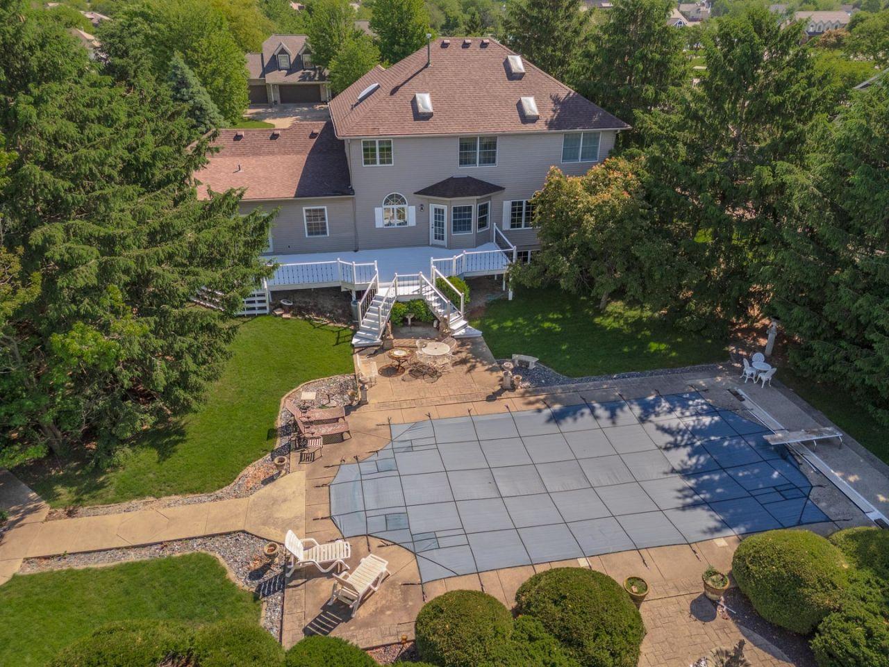 Bloomington, Illinois, 61704, United States, 6 Bedrooms Bedrooms, ,5 BathroomsBathrooms,Residential,For Sale,1793888