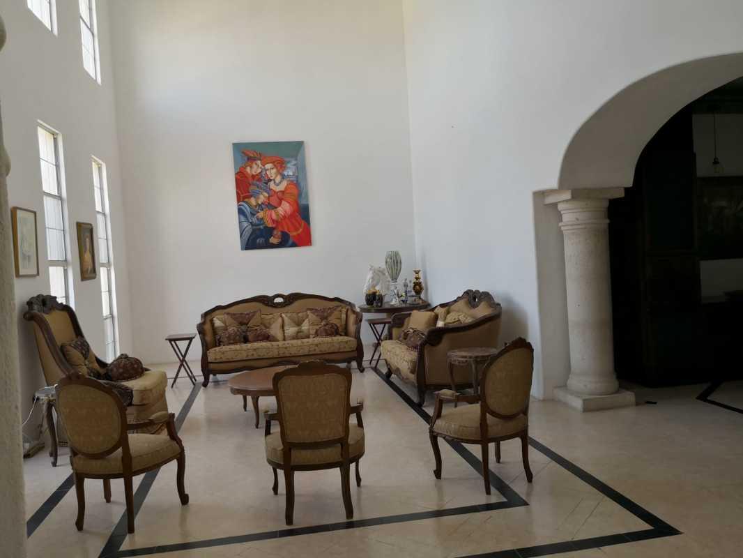 Versalles, San Pedro Garza García, Nuevo León, 66290, Mexico, 4 Bedrooms Bedrooms, ,6 BathroomsBathrooms,Residential,For Sale,Versalles,1443066