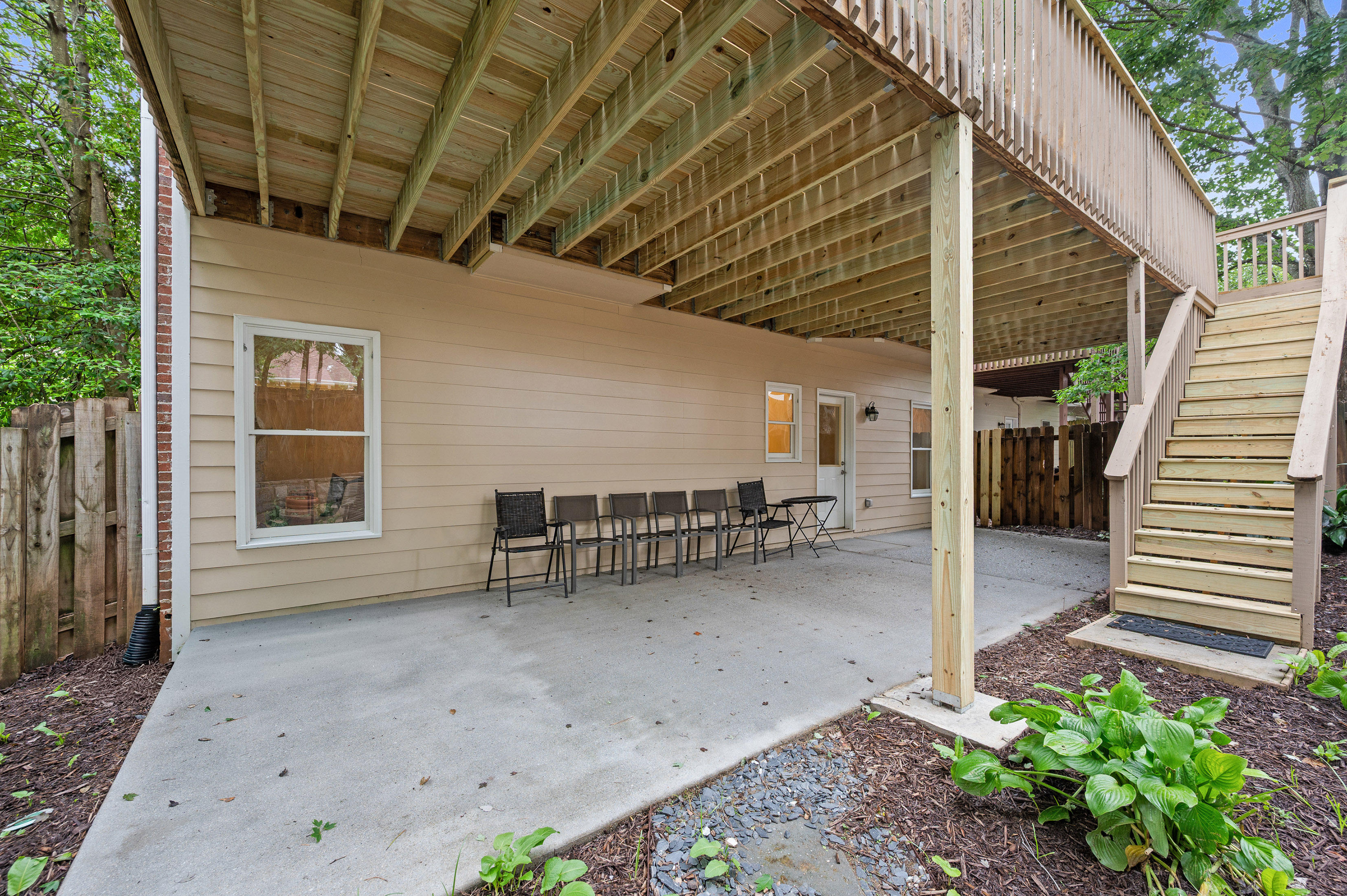  Stunning, All-Brick Home in Sought-After Medlock Place - 物件實景