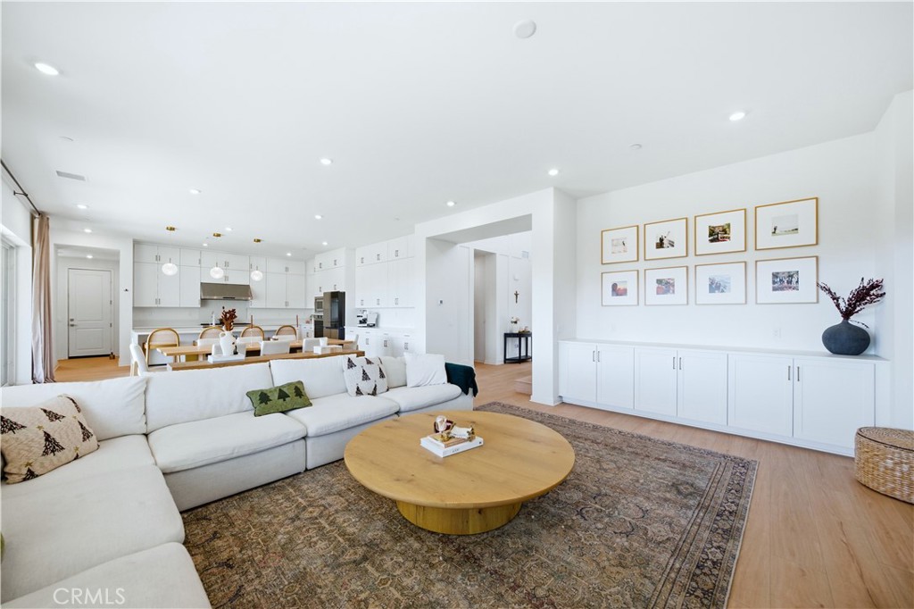 Fontana, California, 92336, United States, 4 Bedrooms Bedrooms, ,3 BathroomsBathrooms,Residential,For Sale,1995371