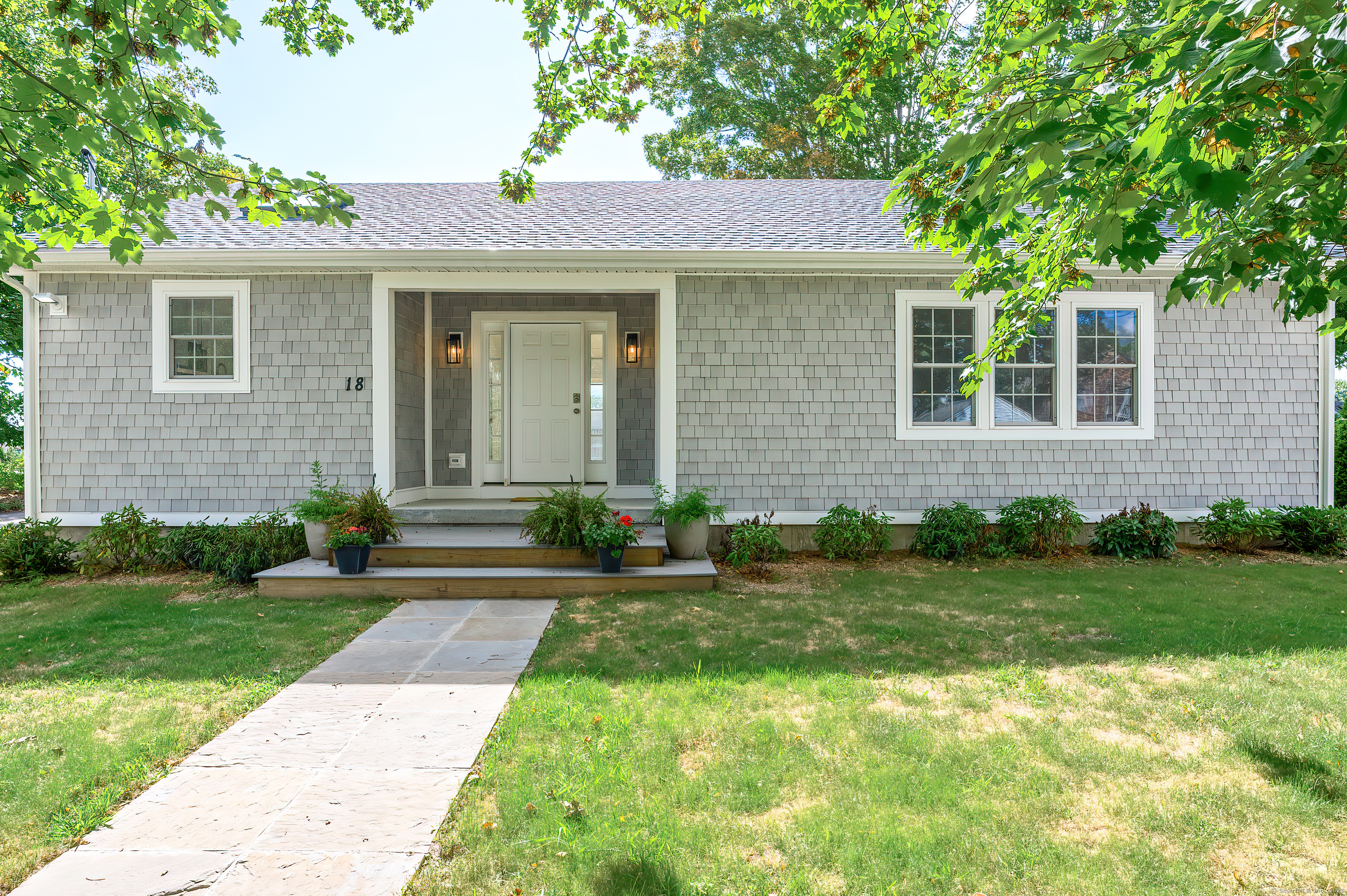 East Lyme, Connecticut, 06357, United States, 2 Bedrooms Bedrooms, ,3 BathroomsBathrooms,Residential,For Sale,1933174