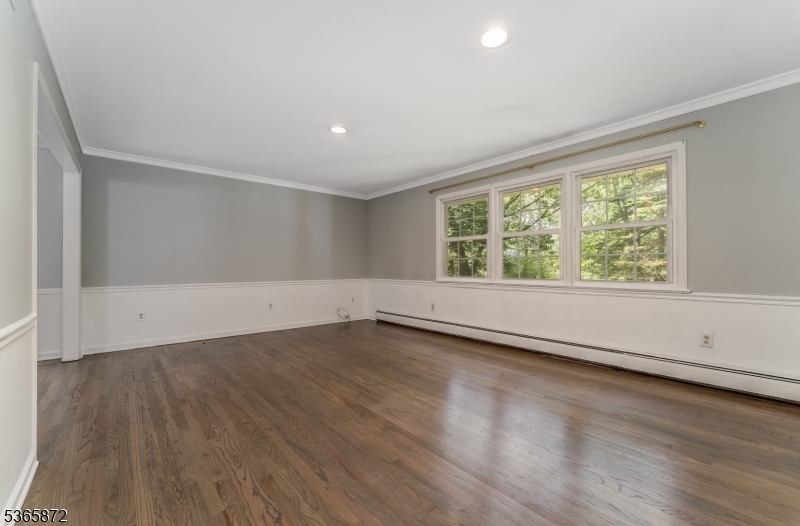 Bridgewater Twp., New Jersey, 08807, United States, 4 Bedrooms Bedrooms, ,3 BathroomsBathrooms,Residential,For Sale,1867393