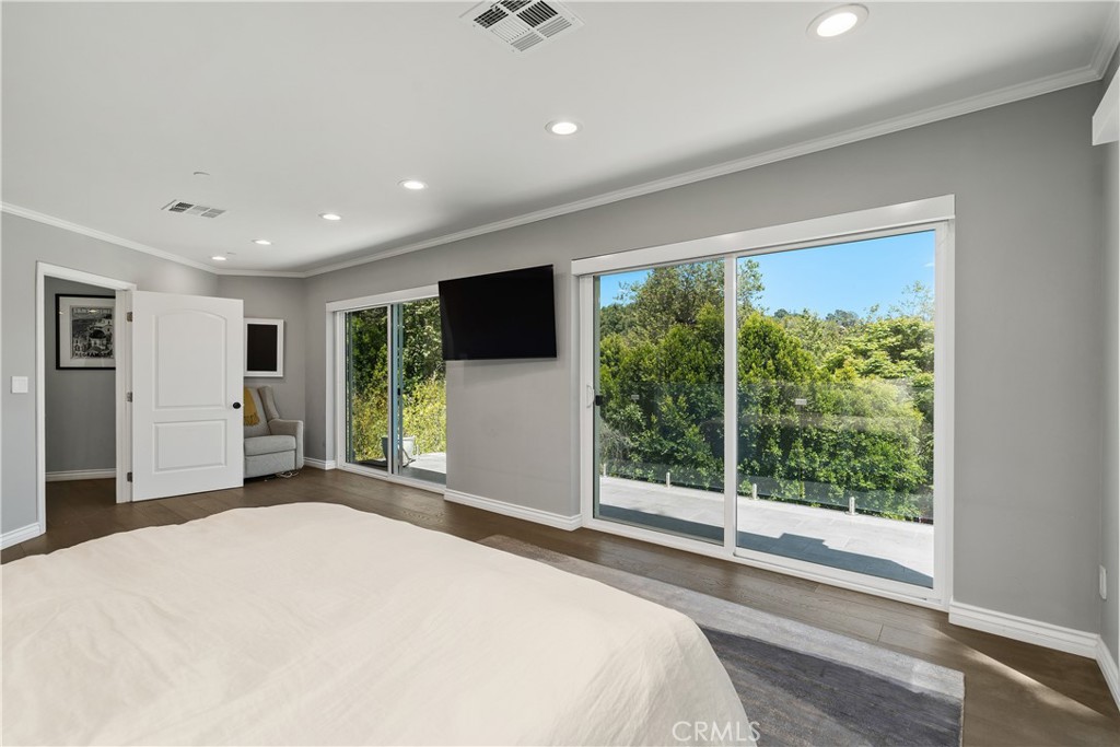 Los Angeles, California, 90046, United States, 3 Bedrooms Bedrooms, ,4 BathroomsBathrooms,Residential,For Sale,1817494