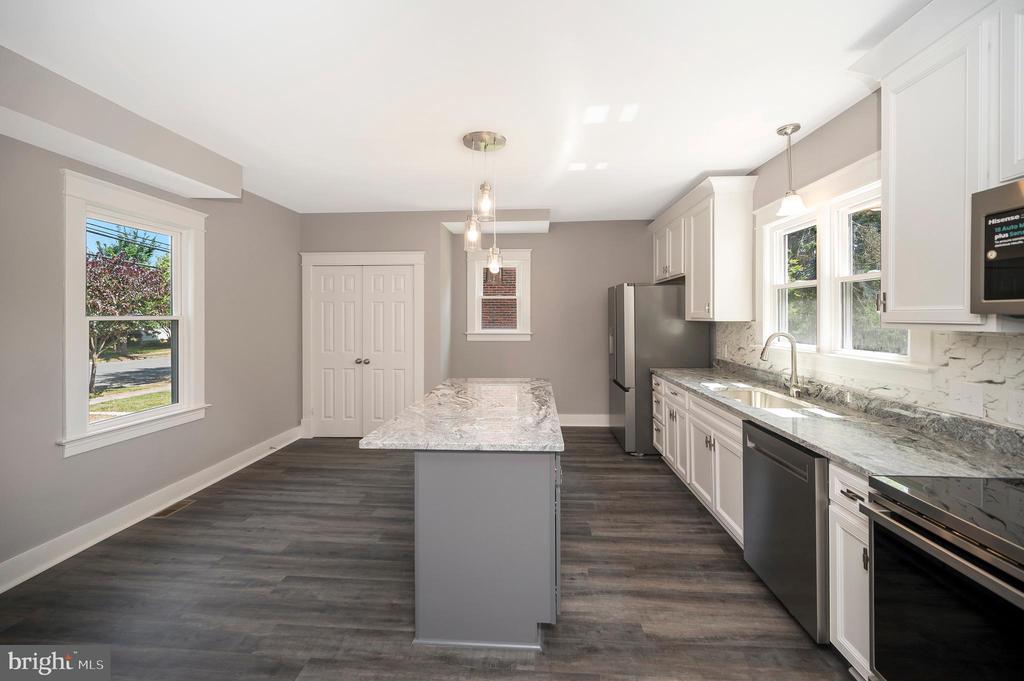 Fredericksburg, Virginia, 22401, United States, 4 Bedrooms Bedrooms, ,3 BathroomsBathrooms,Residential,For Sale,1916037