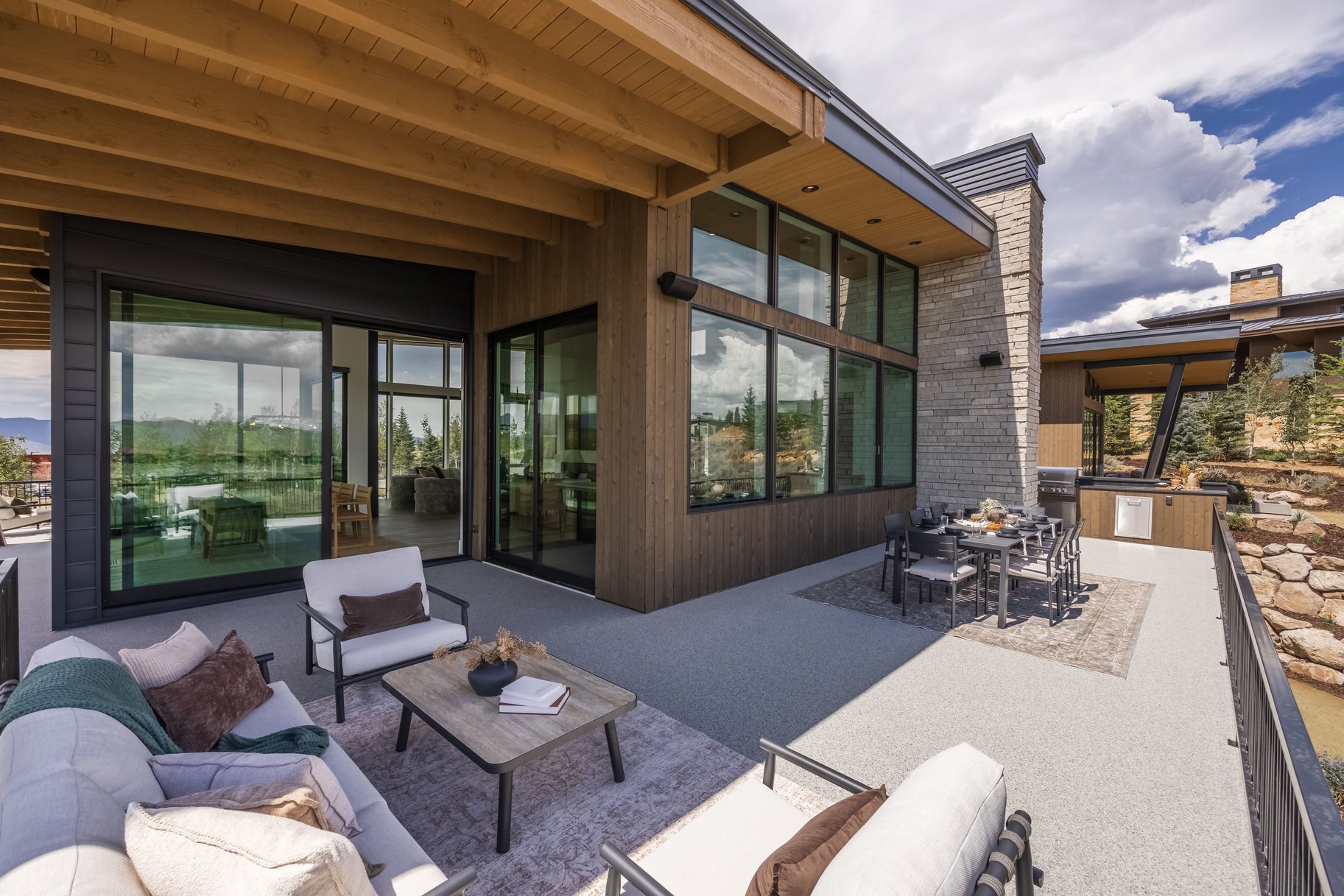  Stunning Promontory Residence Directly Across from The Beach Club - 物件實景