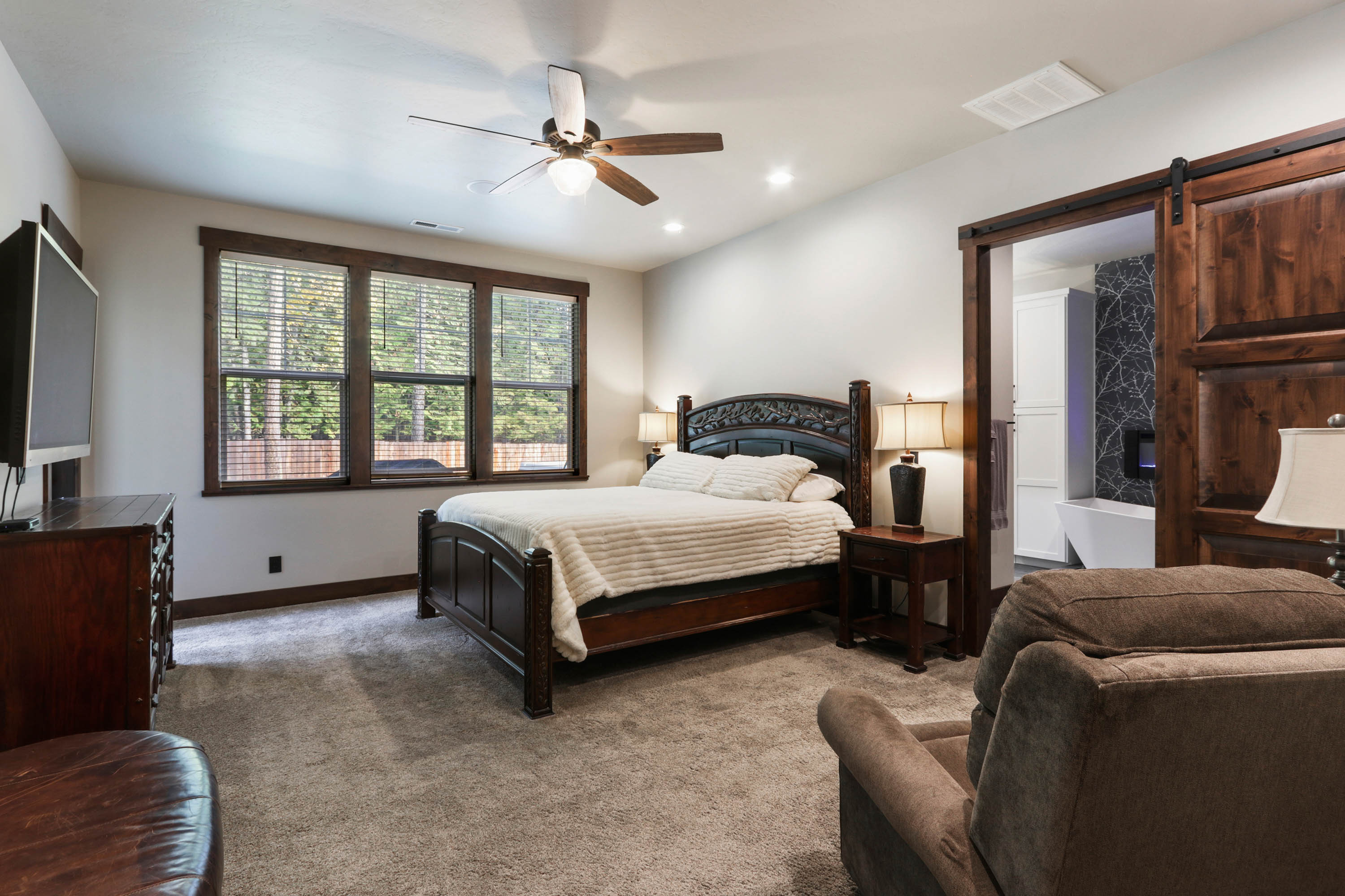 Sandpoint, Idaho, 83864, United States, 6 Bedrooms Bedrooms, ,8 BathroomsBathrooms,Residential,For Sale,1975419